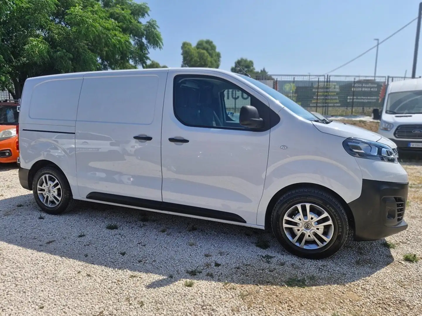 Opel Vivaro 1.5 Diesel 120CV S&S PL-TN M Furgone Enjoy Bianco - 2