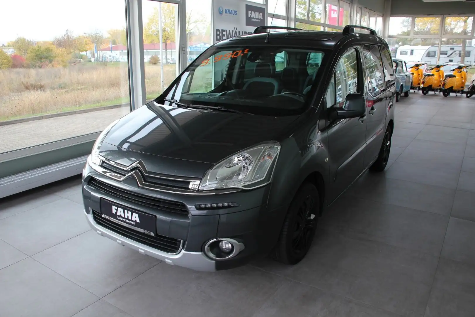 Citroen Berlingo Kombi 1,6 VTi 120 Selection Grau - 1