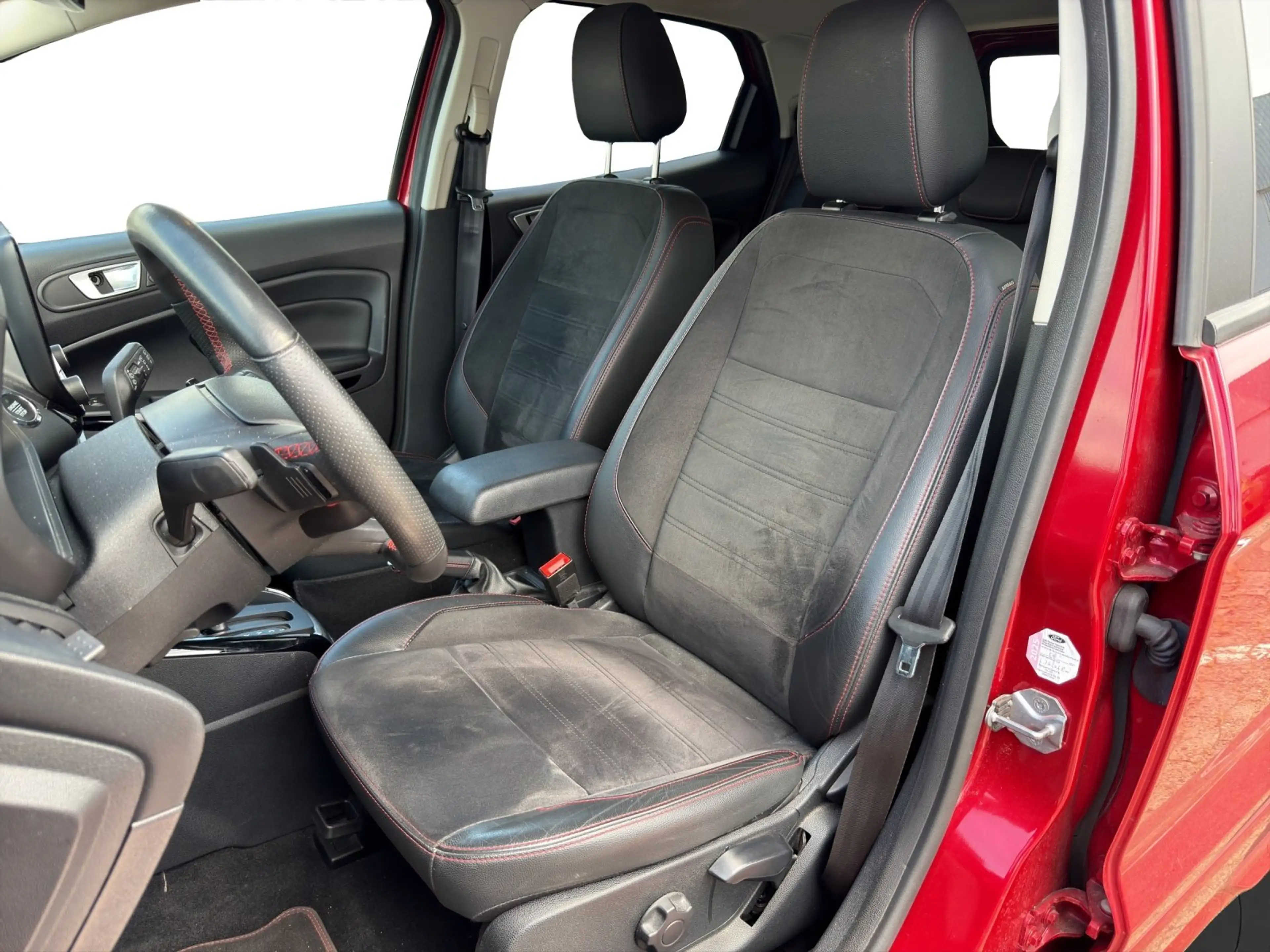 Ford EcoSport ST-line 1.0 EcoBoost Navi+AHK+RFK+SHZ+LM — photo 10