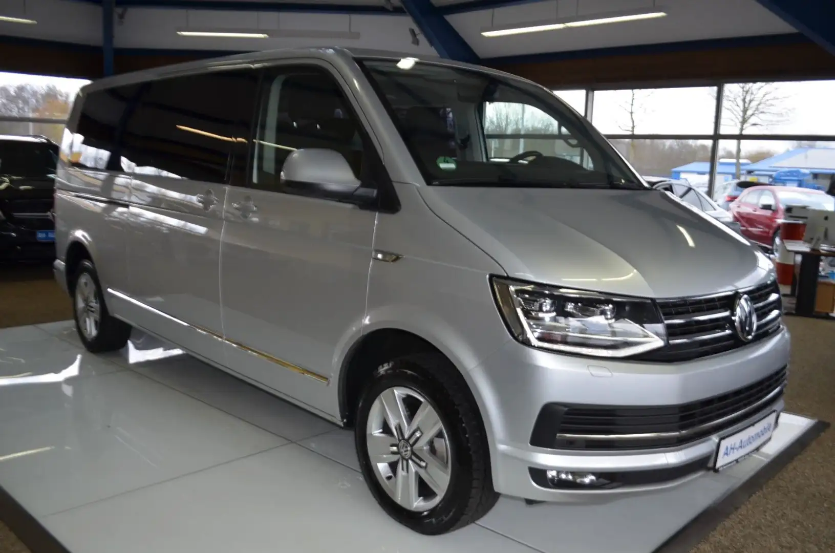 Volkswagen T6 Caravelle Transporter Lang AUTOMATIK / NAVI Silber - 2
