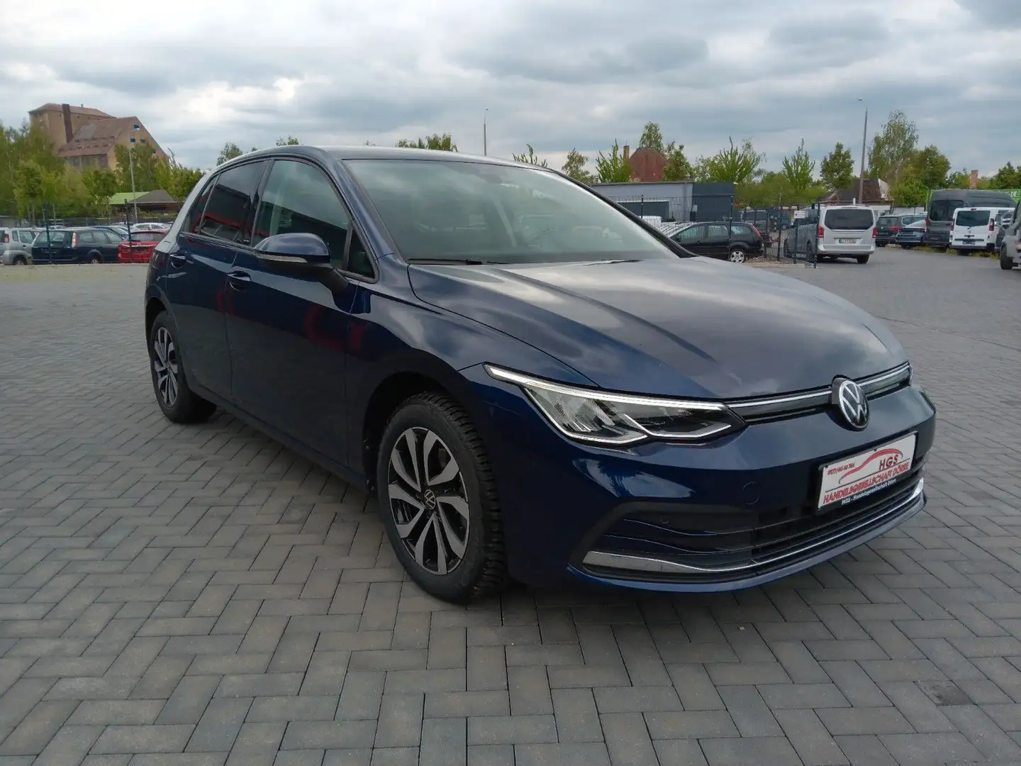 Volkswagen Golf VIII Lim. Active Klima LED AHZV Sitzheizung Azul - 1