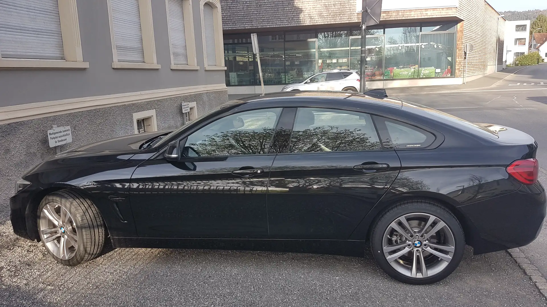 BMW 420 420d xDrive Gran Coupe Advantage Aut. Advantage Schwarz - 2