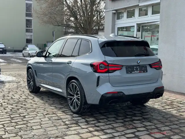 BMW X3 view 6