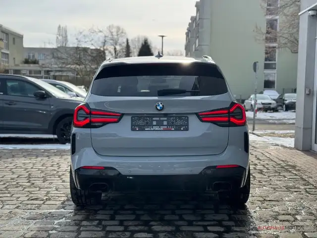 BMW X3 view 5