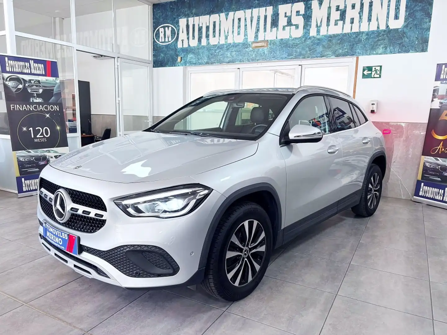 Mercedes-Benz GLA 200 200d 8G-DCT Plateado - 2