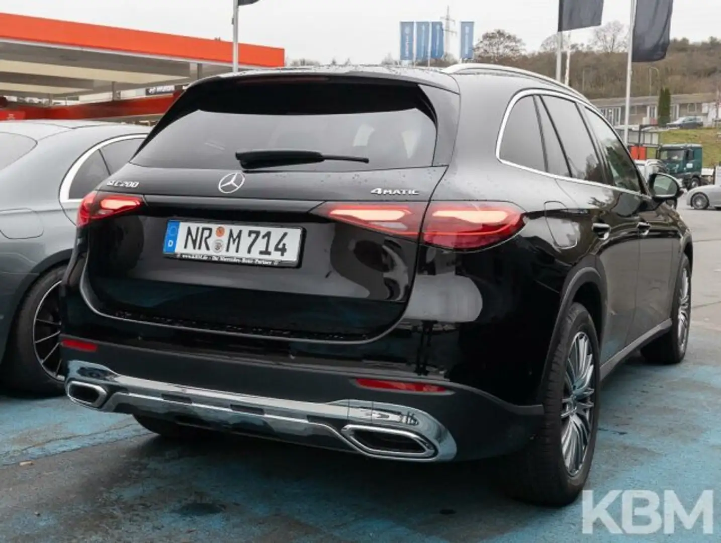Mercedes-Benz GLC 200 GLC 200 4M AVANTGARDE°AHK°LMR19°MBUX°ADV°PDC/RFK Schwarz - 2