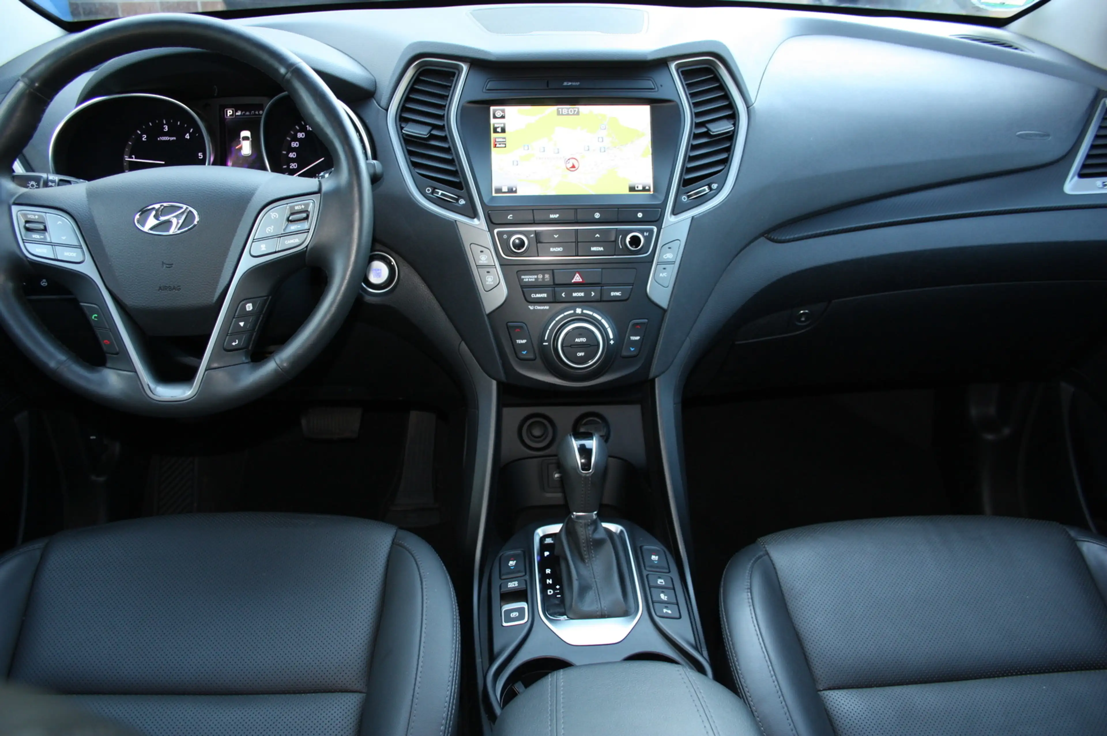 Hyundai SANTA FE Santa Fe 2.2 PREMIUM 4x4 Autom. Leder/Navi/360Cam — photo 12