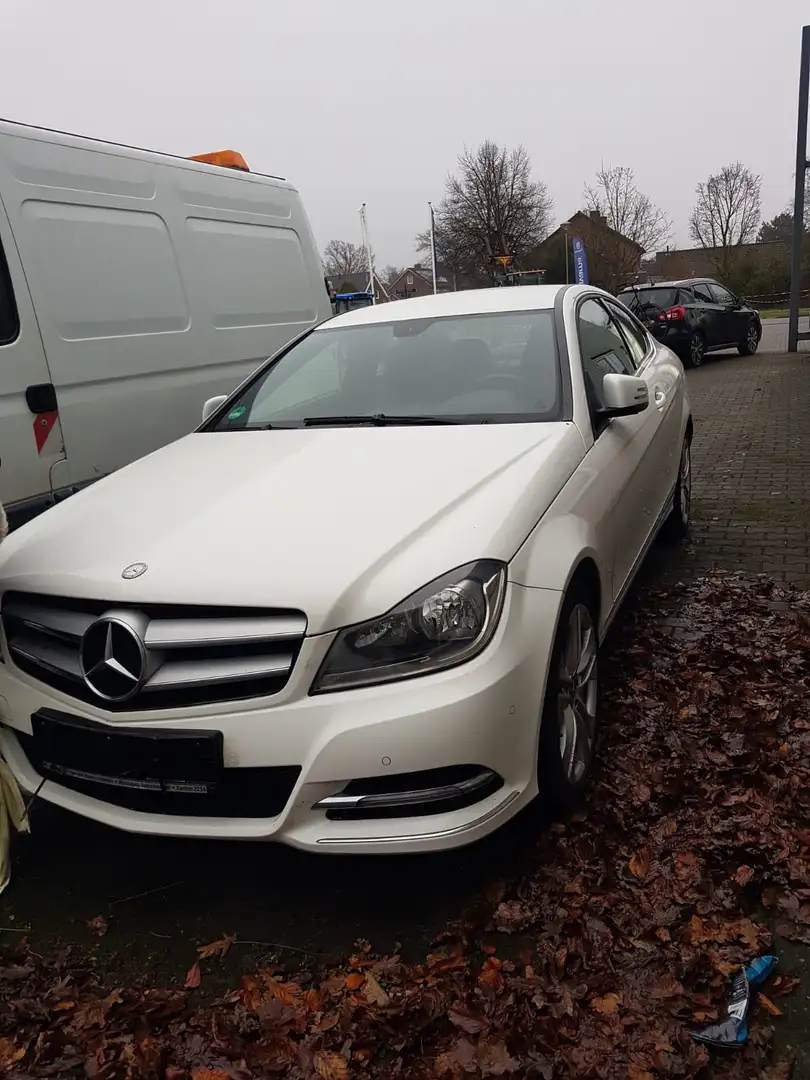Mercedes-Benz C 220 CDI DPF Coupe (BlueEFFICIENCY) - 2