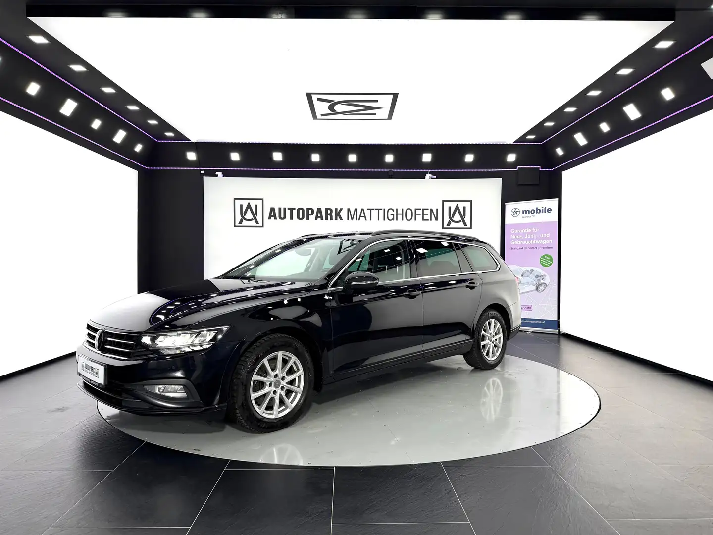Volkswagen Passat Variant 2.0 TDI DSG Business *ACC*CARPLAY*AHK* Schwarz - 2