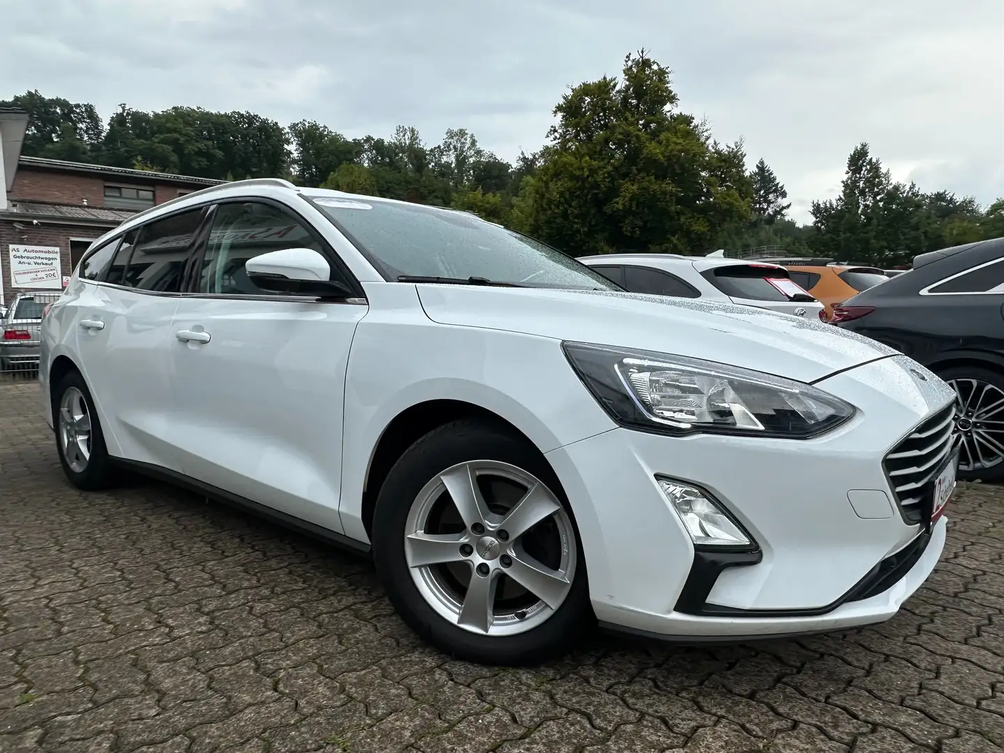 Ford Focus 1.5 TDCI St&St+NAVI+LED+6 GANG+KLIMA+PDC+SHZ+TEMPO Weiß - 2