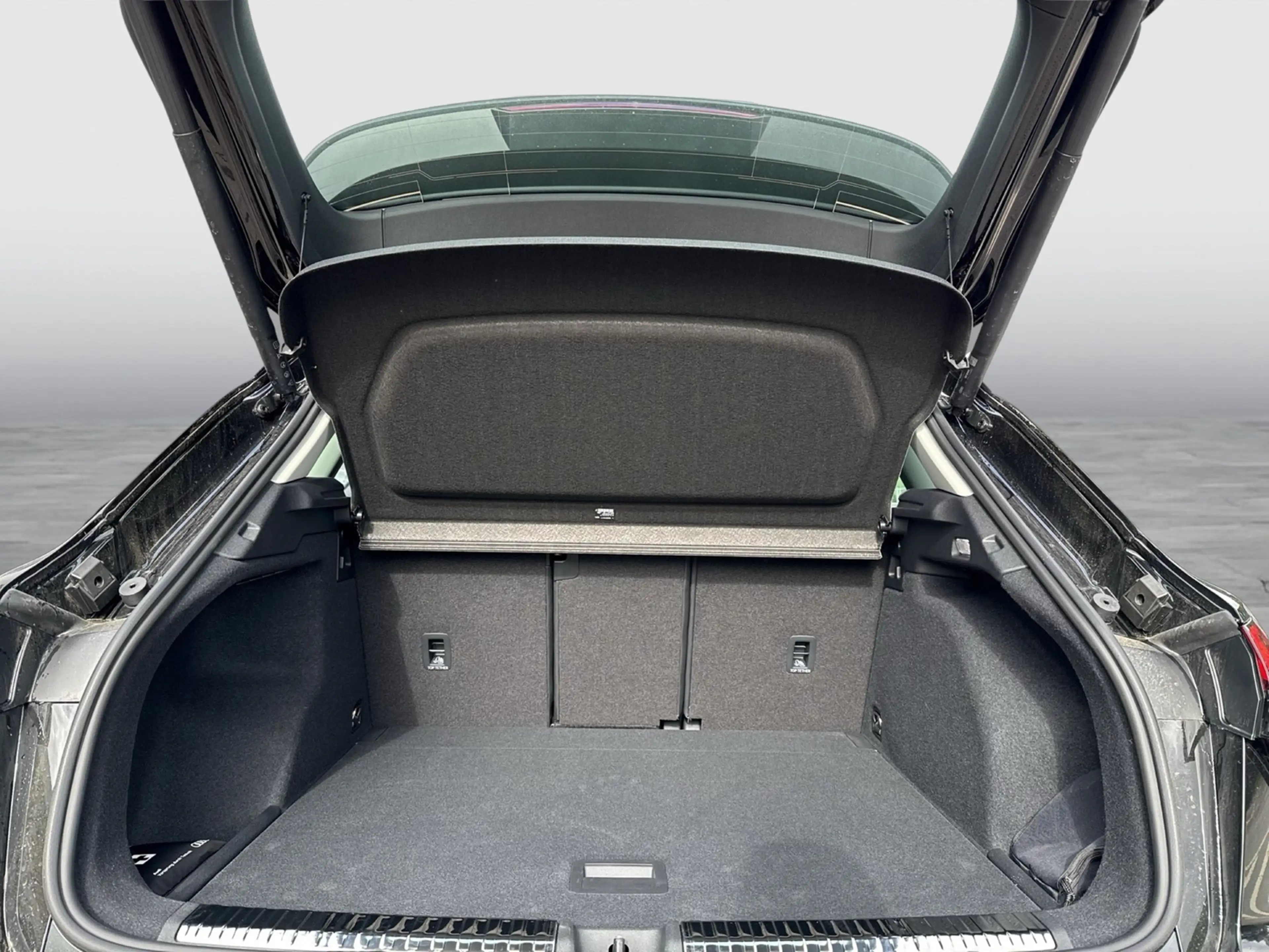 Audi Q3 advanced NEUES MODELL CAM E-KLAPPE NAVI ALU17 — photo 12