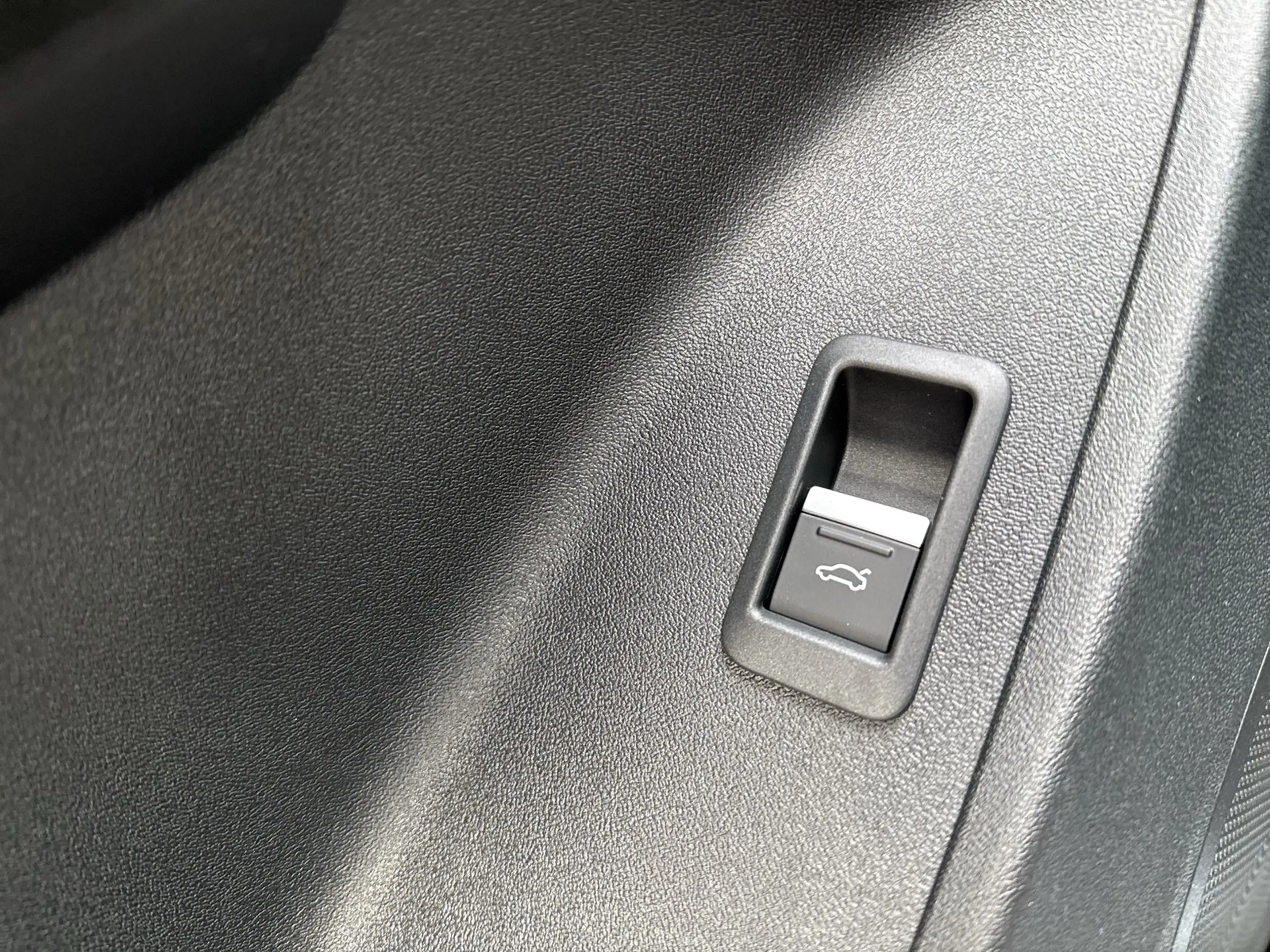 Audi Q3 advanced NEUES MODELL CAM E-KLAPPE NAVI ALU17 — photo 14