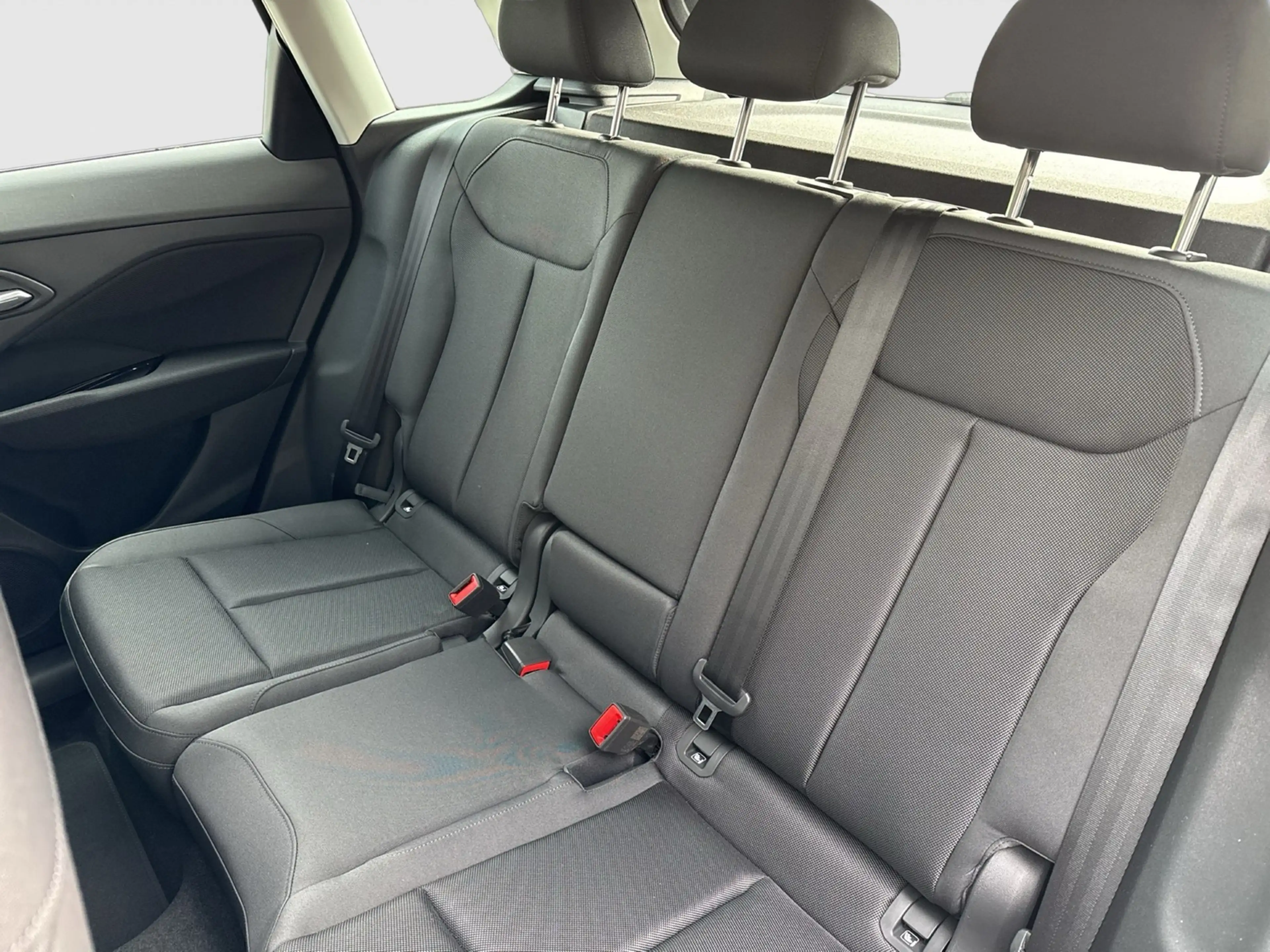 Audi Q3 advanced NEUES MODELL CAM E-KLAPPE NAVI ALU17 — photo 8