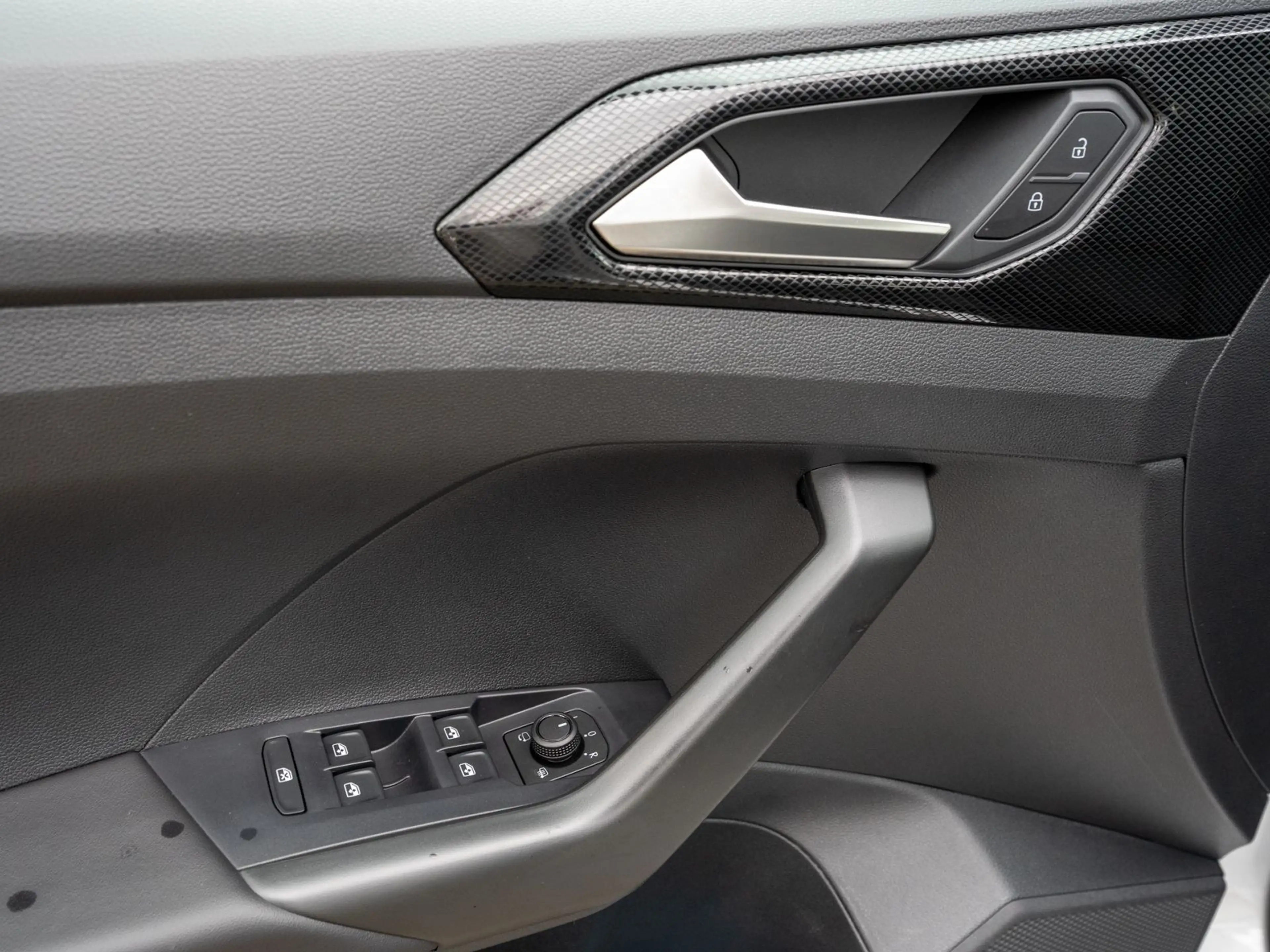 Volkswagen T-Cross Life 1.5 DSG LED Navi EFK ACC PDC SHZ — photo 11