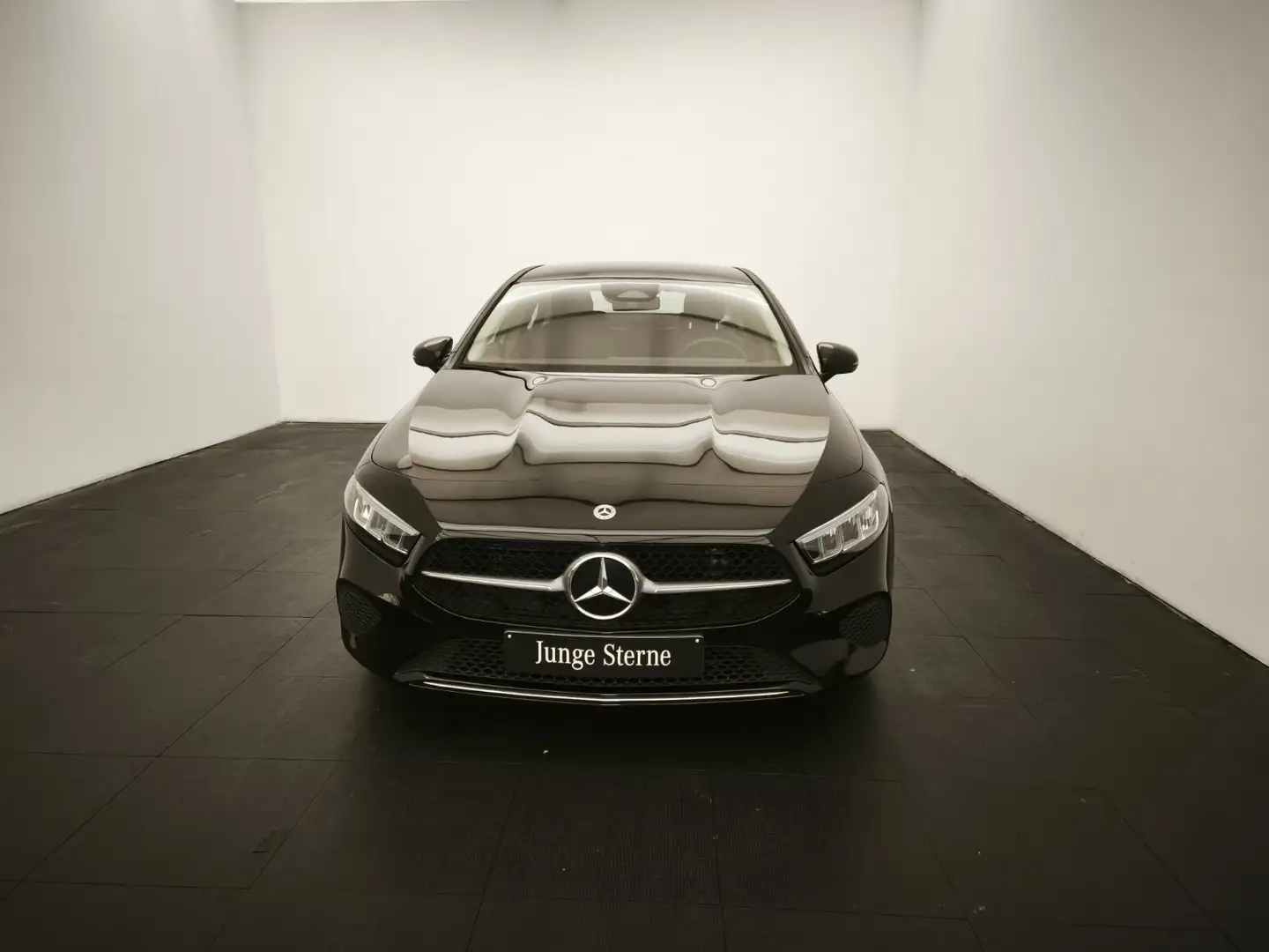 Mercedes-Benz A 180 A 180 Limousine  Progressive Navi/Autom./Klima/LED Schwarz - 2