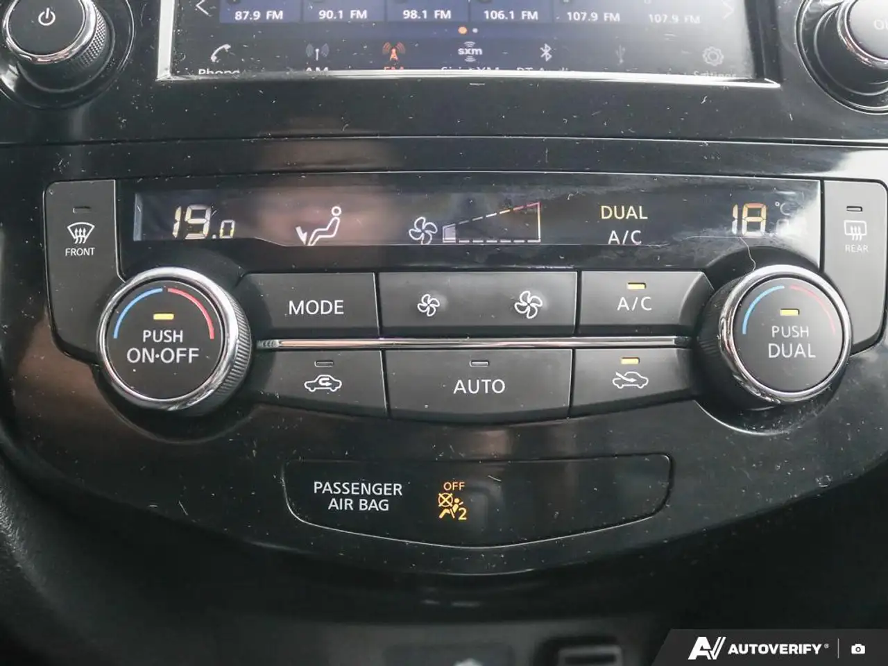 Nissan Qashqai photo Nissan Qashqai