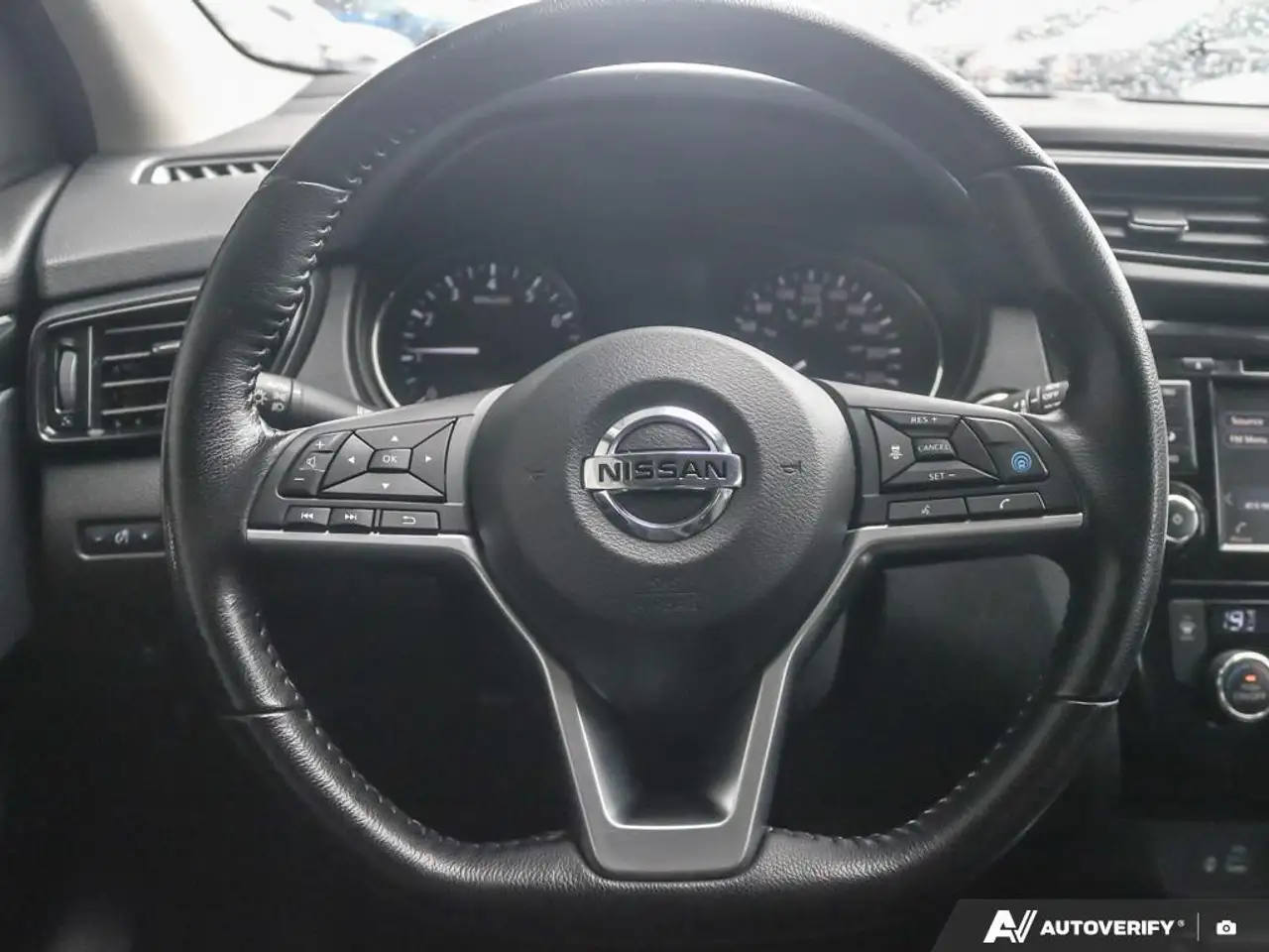 Nissan Qashqai photo Nissan Qashqai