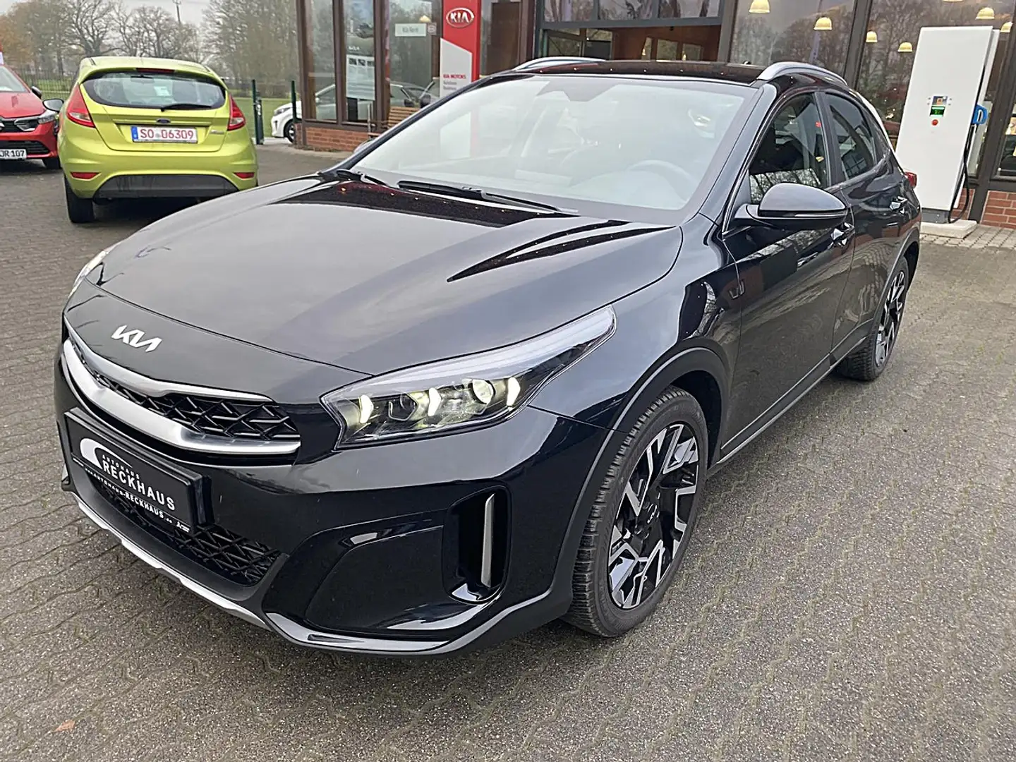 Kia XCeed 1.5T DCT7 SPIRIT GANZJAHRESREIFEN JBL Klima Navi Schwarz - 2