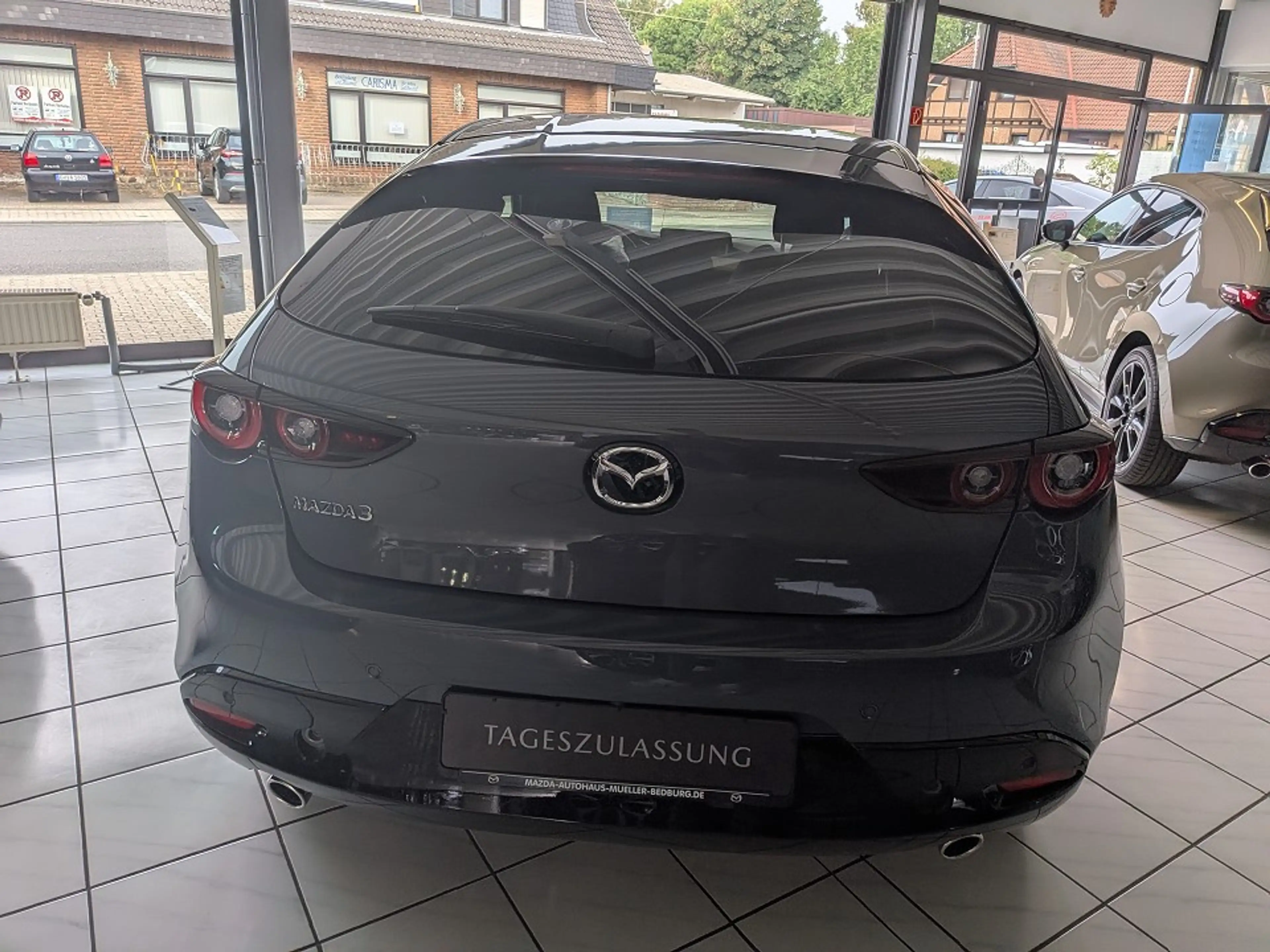 Mazda 3 2.5L e-SKYACTIV G 140ps Homura — photo 6