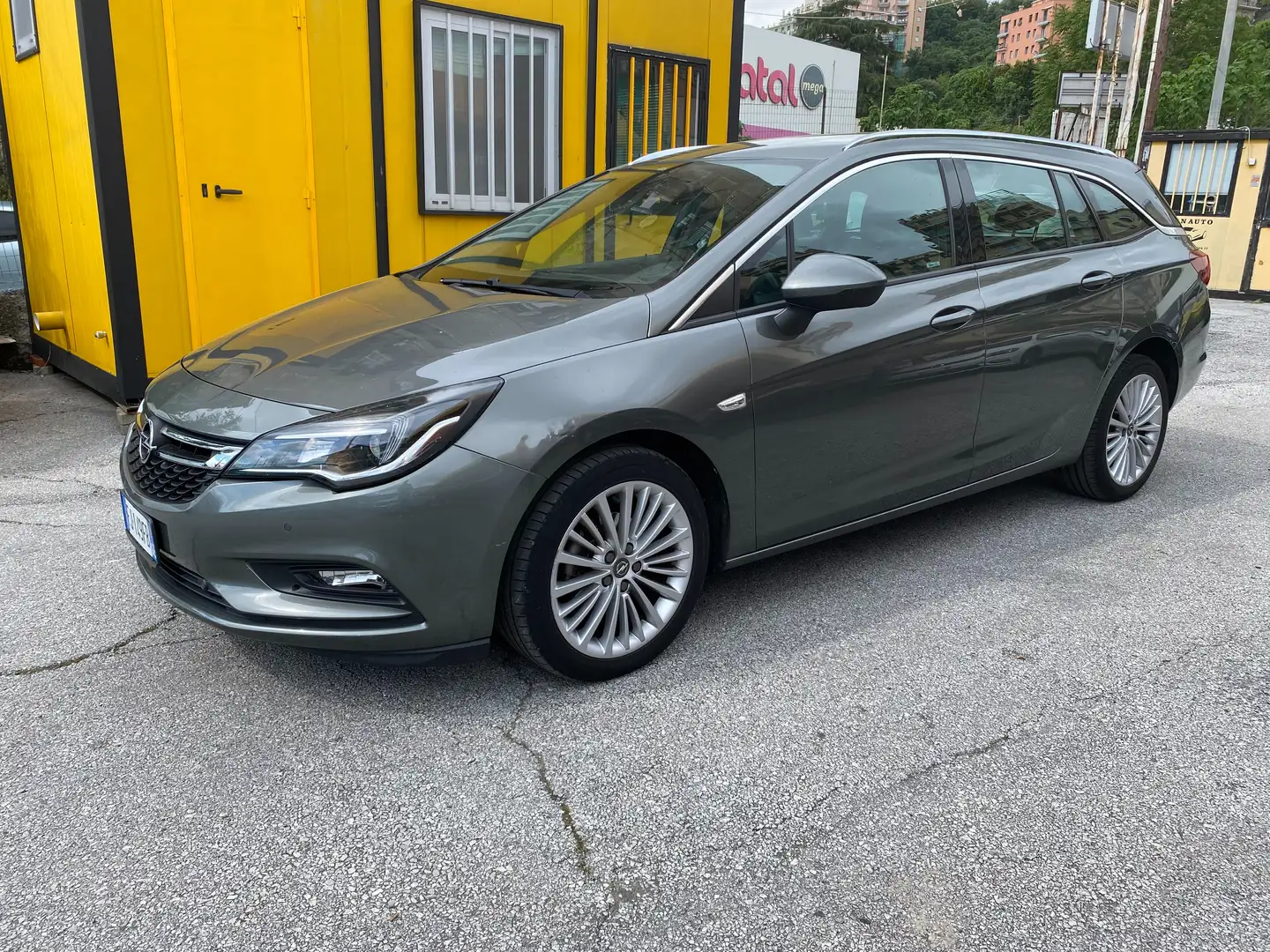 Opel Astra Astra Sports Tourer 1.6 cdti Elective s Gris - 1
