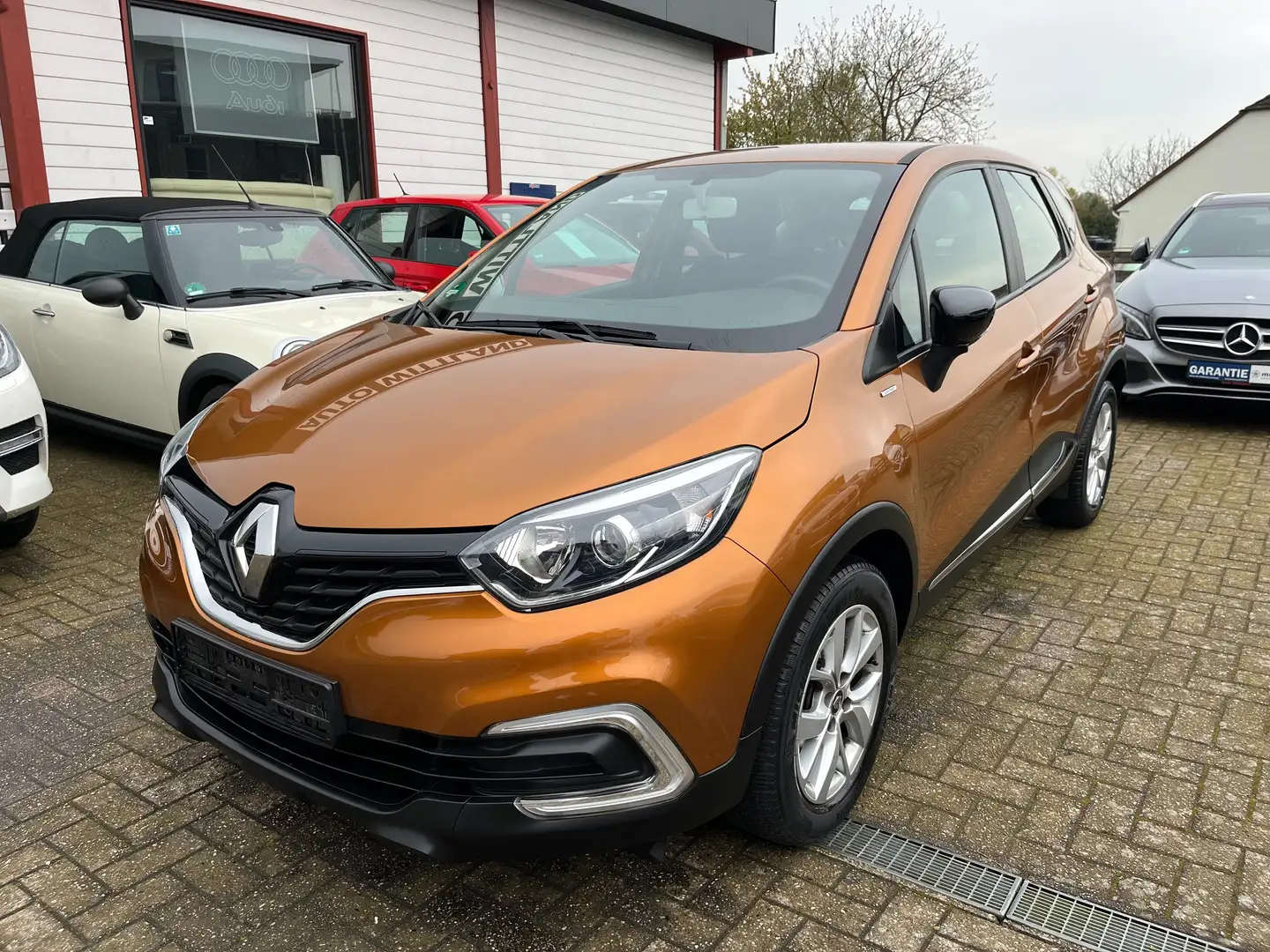 Renault Captur Limited Orange - 1