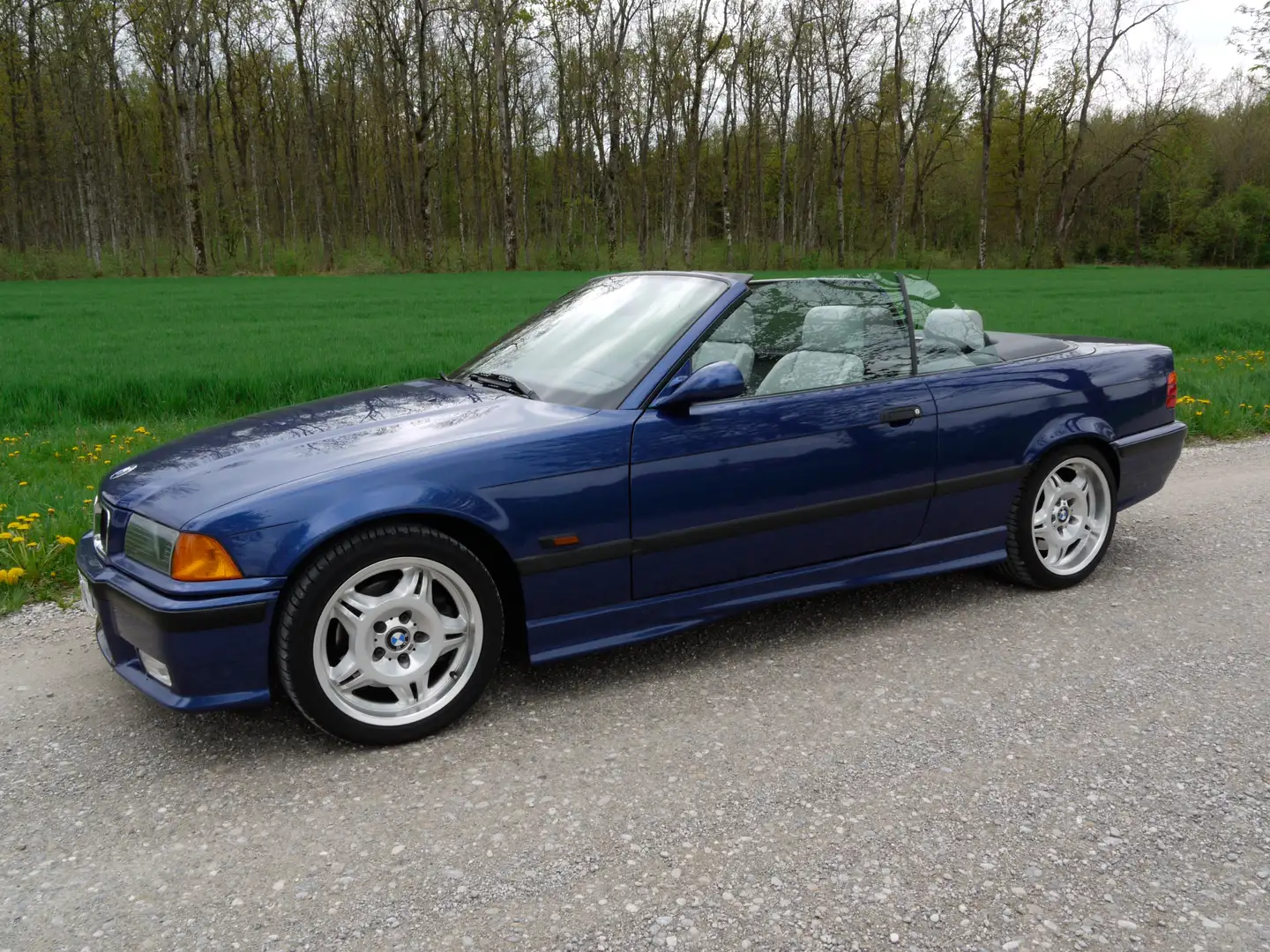 BMW M3 M3 Oldtimer Blau - 1
