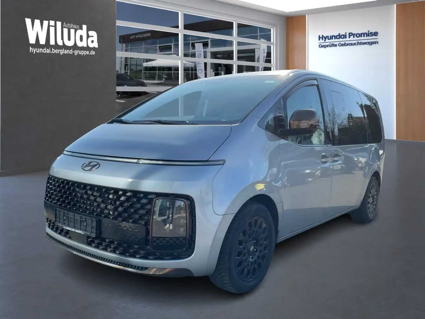 Hyundai STARIA 7-Sitzer 2.2 CRDi 177PS Signature Срібний - 1