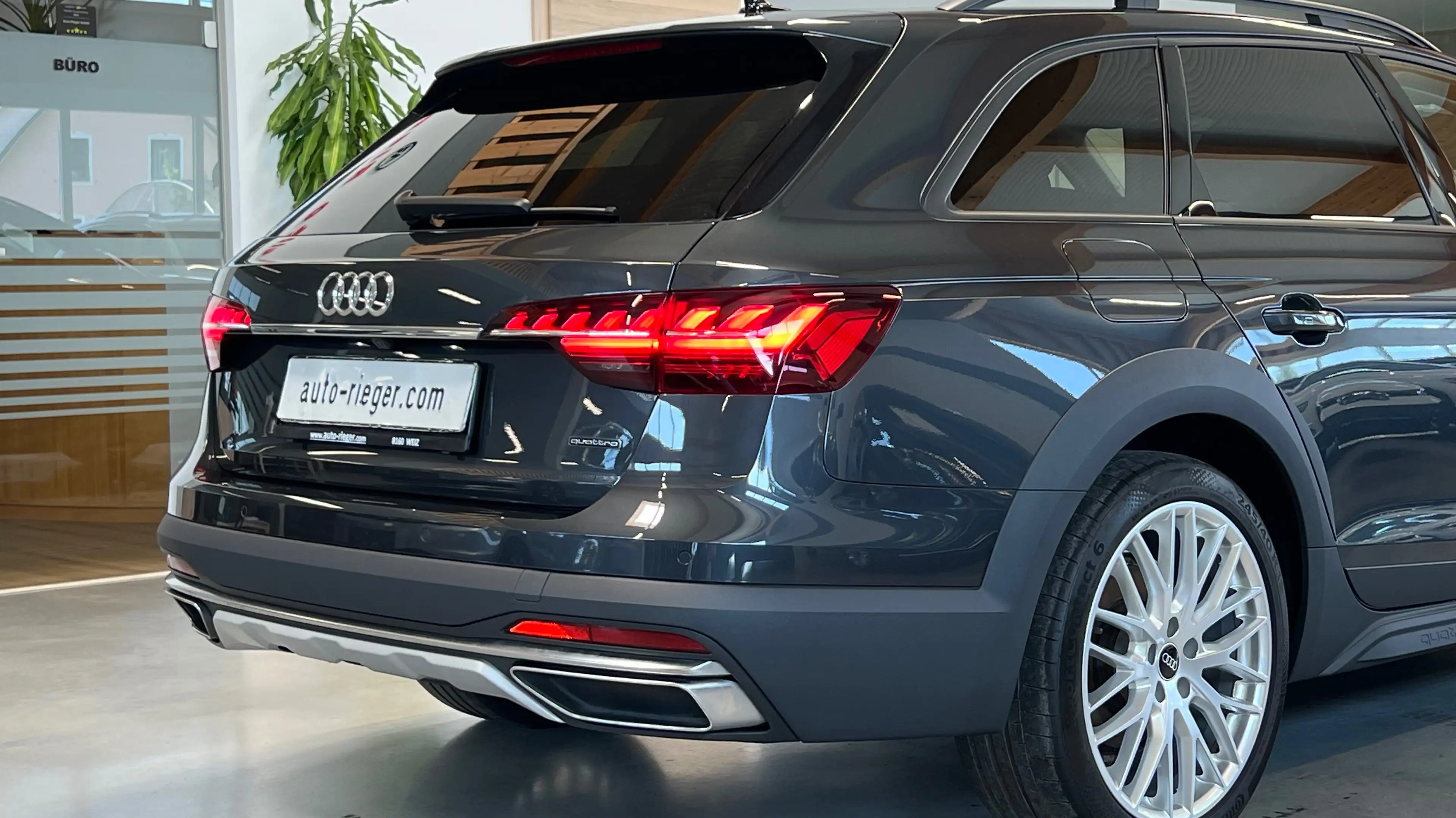 Audi A4 allroad 40 TDI quattro Memory, AHK, Kamera — photo 15