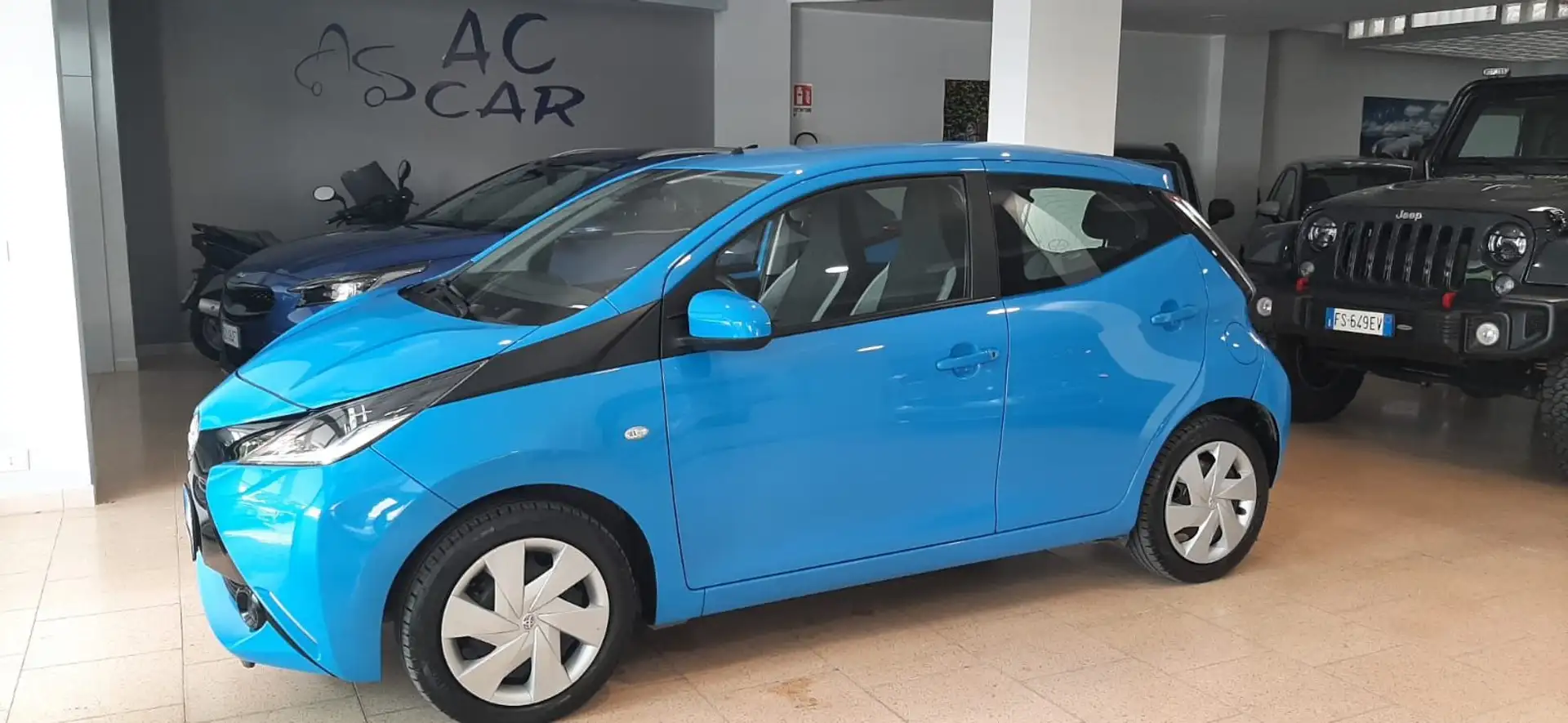 Toyota Aygo Aygo 5p 1.0 x-cool my15 Blu/Azzurro - 1