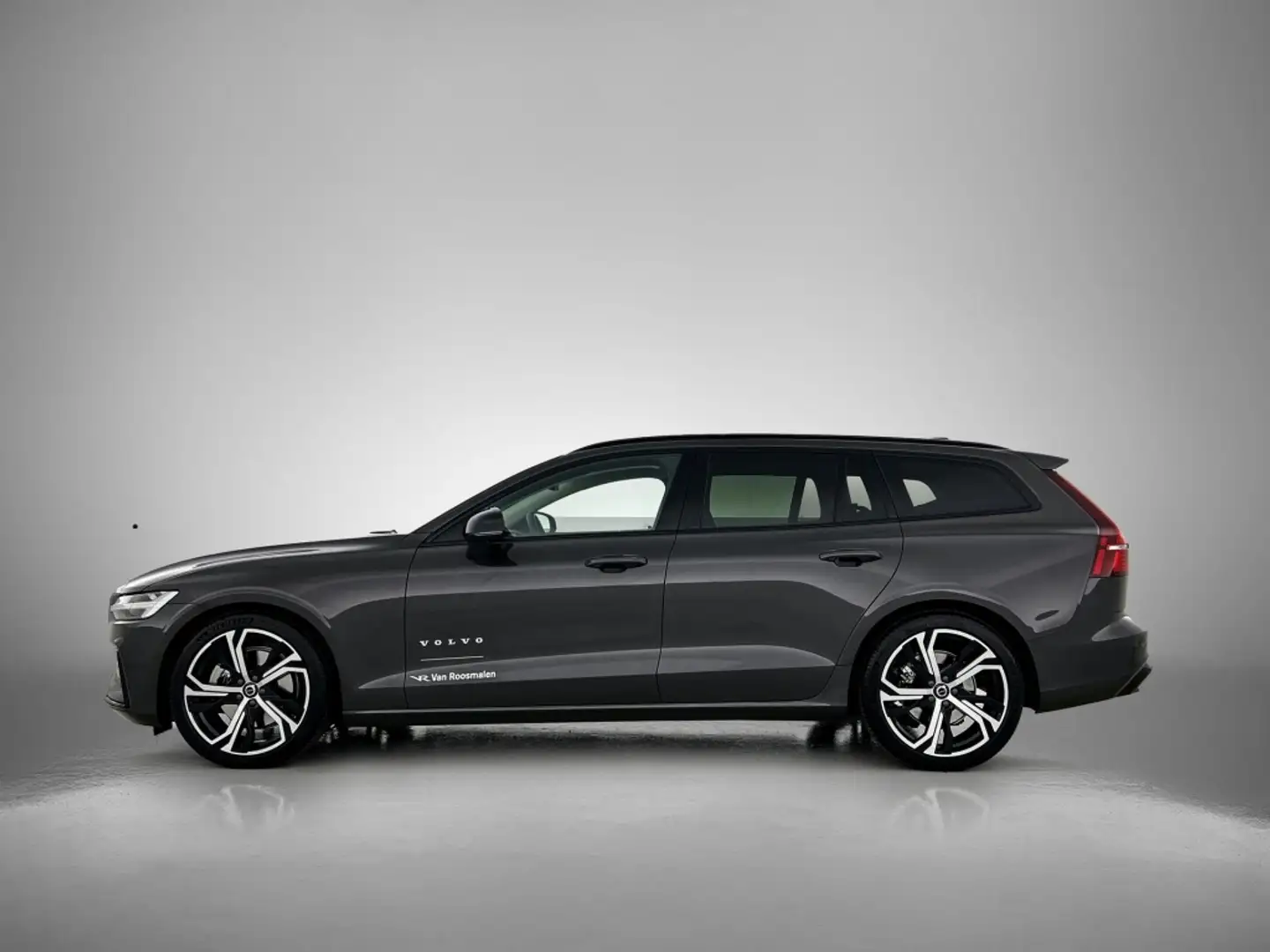Volvo V60 B4 Plus Dark | 19"LM | Panoramadak Grau - 2