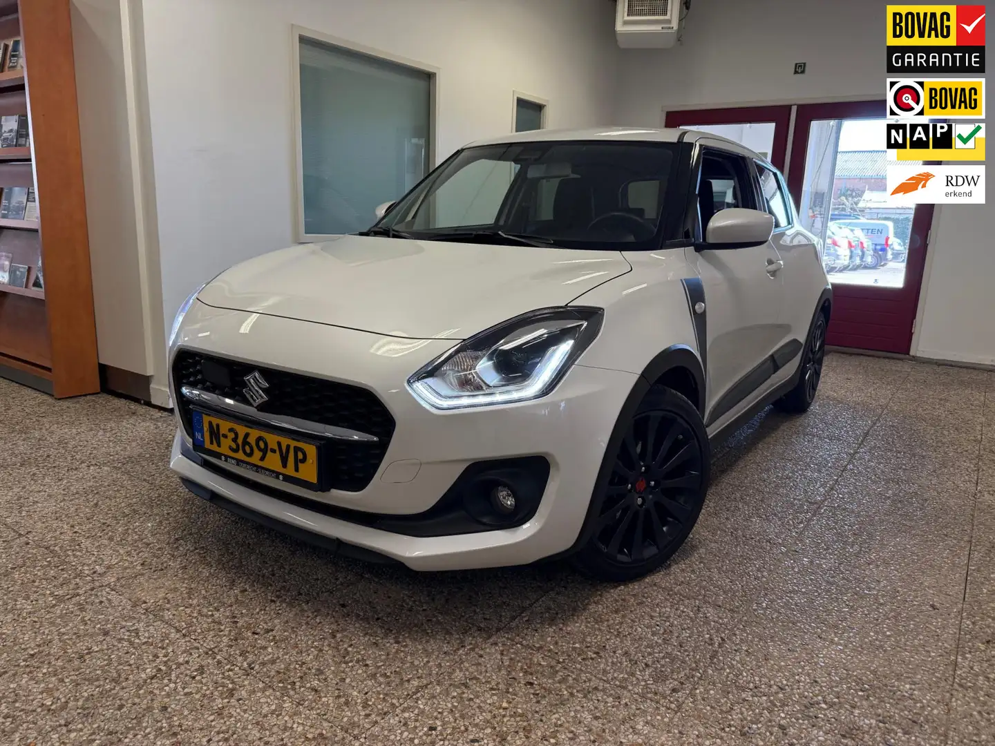 Suzuki Swift 1.2 Select Smart Hybrid Sportline | Navi | NL Blanco - 1
