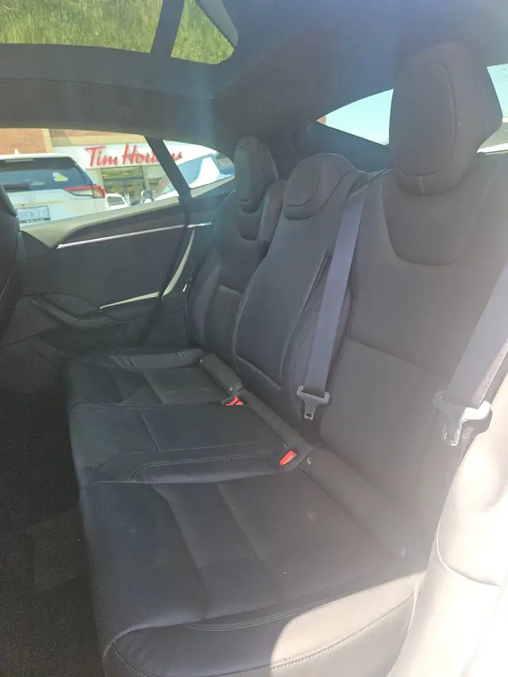 Tesla Model S снимка Tesla Model S