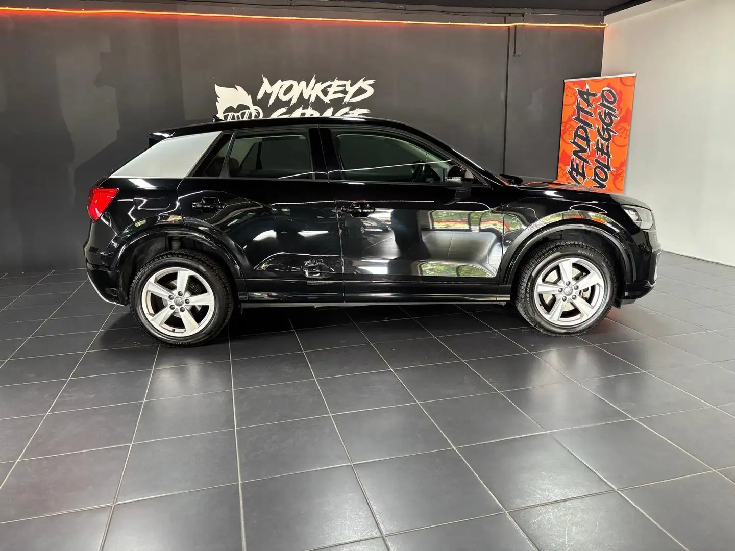 Audi Q2 1.5 tfsi Identity Black s-tronic Grigio - 2