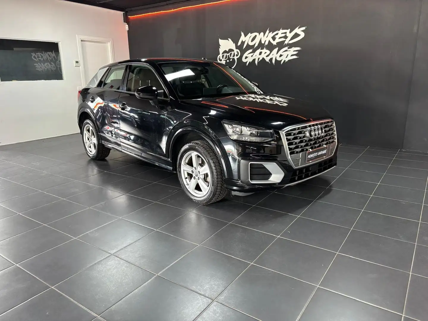 Audi Q2 1.5 tfsi Identity Black s-tronic Grigio - 1