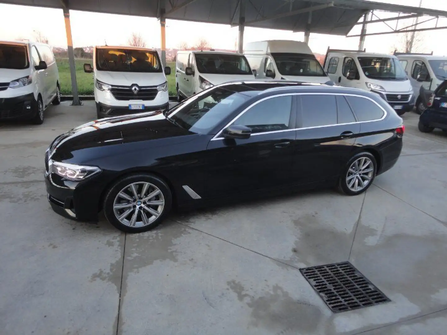 BMW 530 530d 48V Touring Luxury Nero - 2