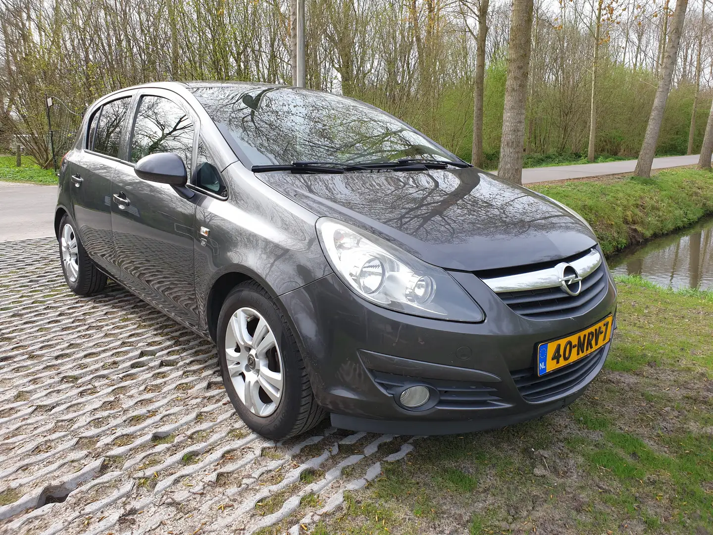 Opel Corsa 1.3 CDTi EcoF.Bns Grijs - 1