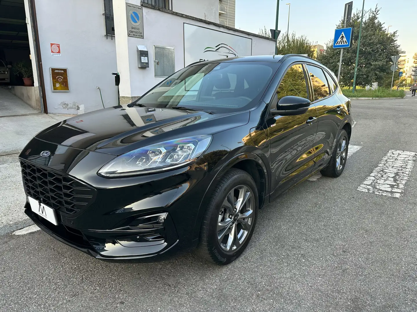 Ford Kuga 2.5 phev ST-Line X 2wd 225cv cvt - AUT/NAV/CAMERA Zwart - 1