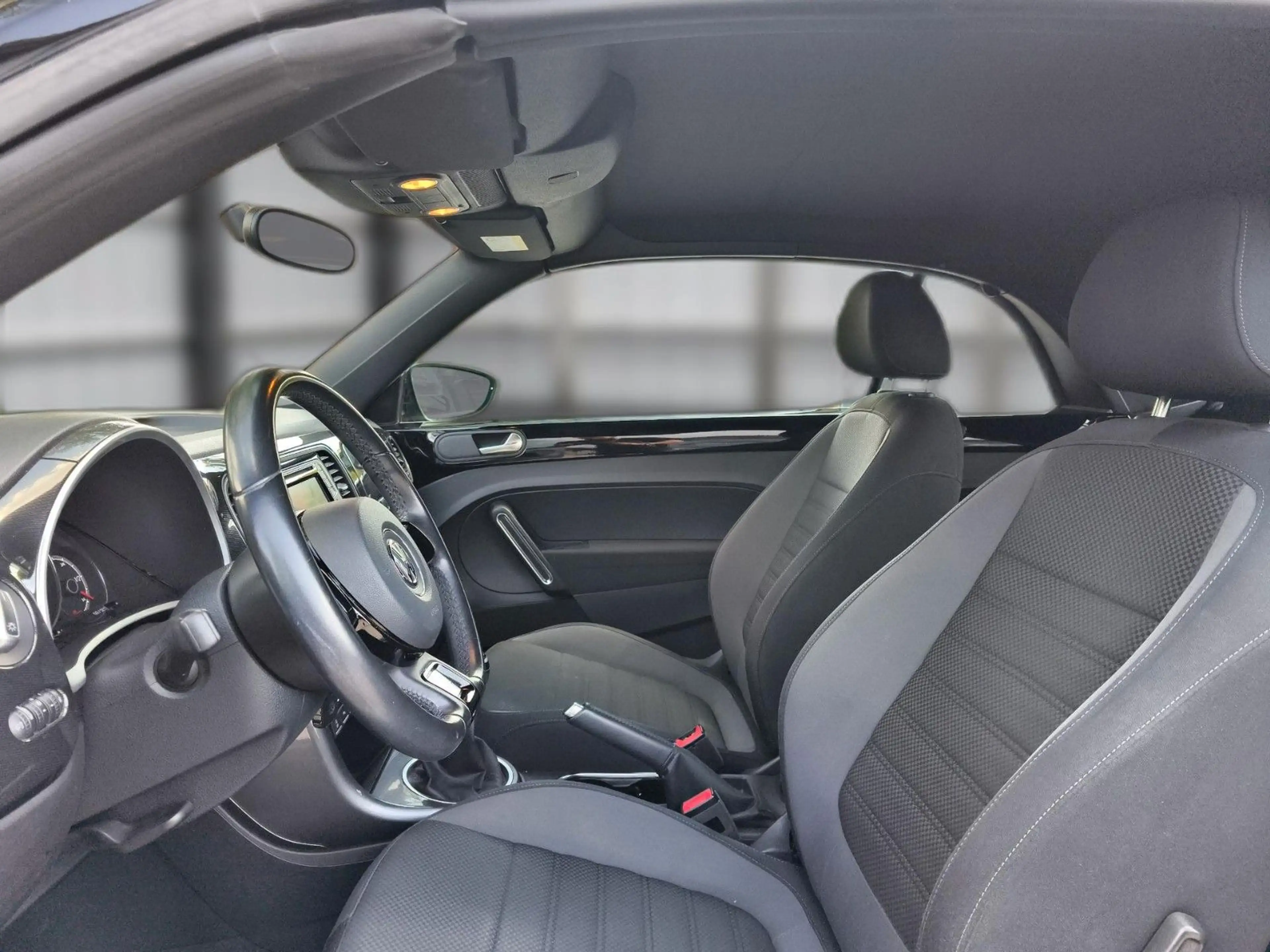 Volkswagen Beetle Cabriolet R-Line TOP ZUSTAND!! — photo 11