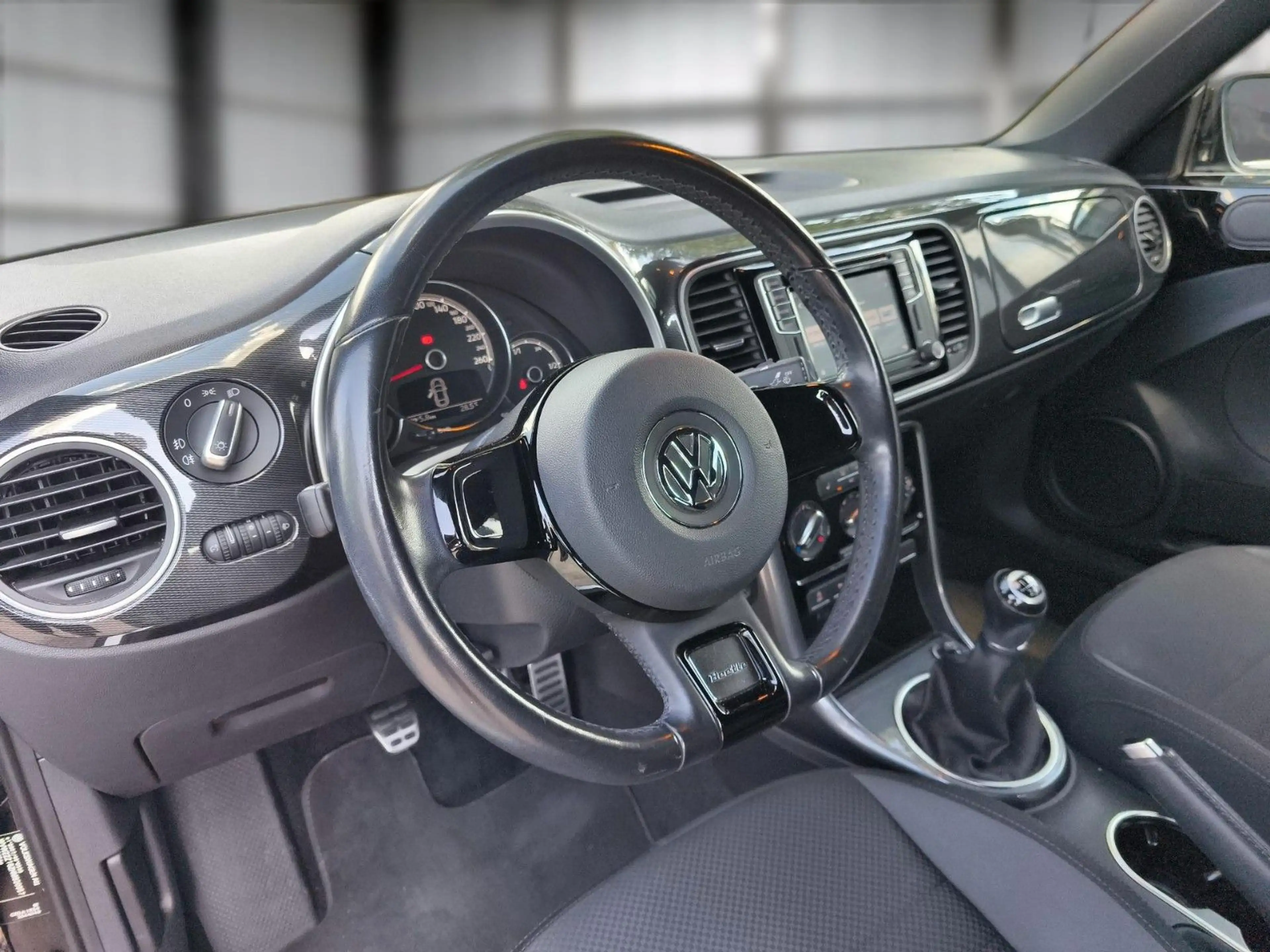 Volkswagen Beetle Cabriolet R-Line TOP ZUSTAND!! — photo 10