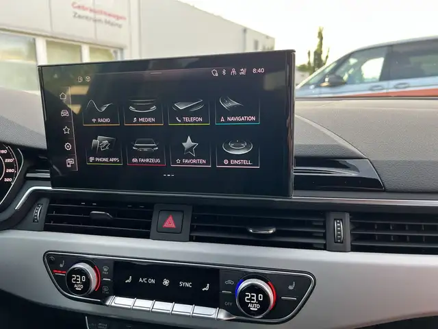 Audi RS4 view 11