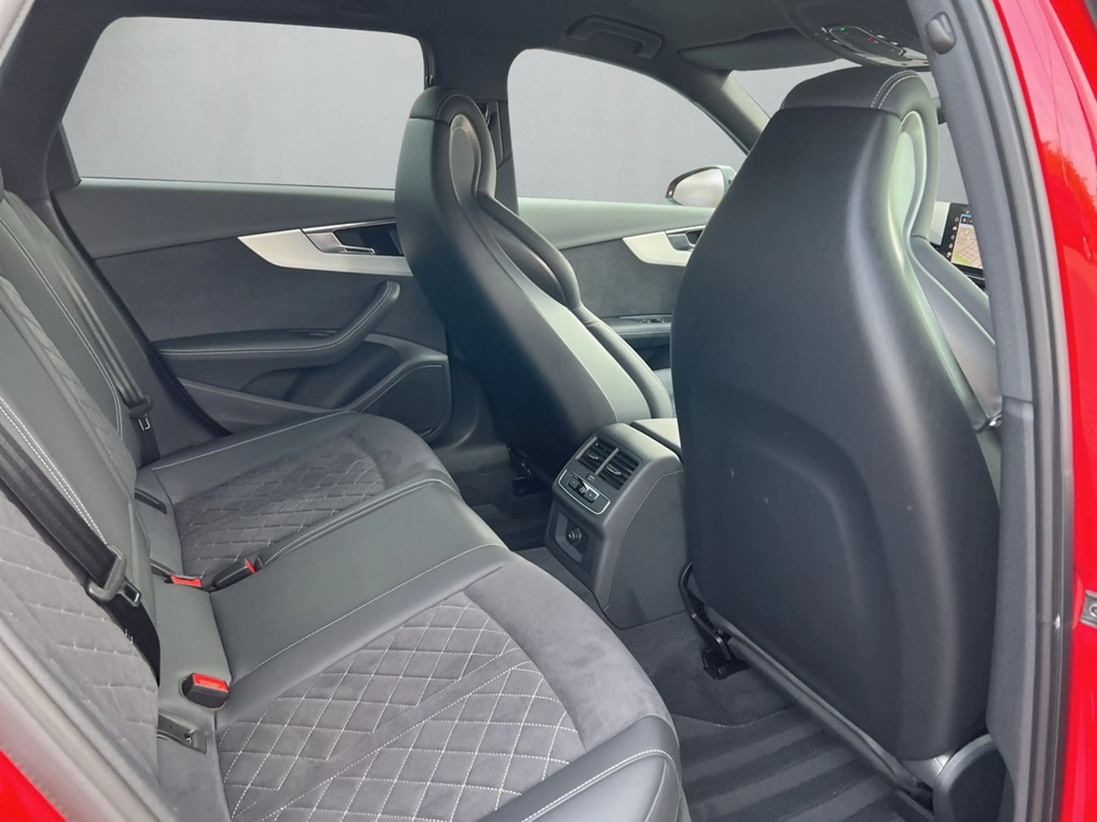 Audi RS4 RS 4 Avant 2.9 TFSI quattro tiptronic *Matrix* — photo 12