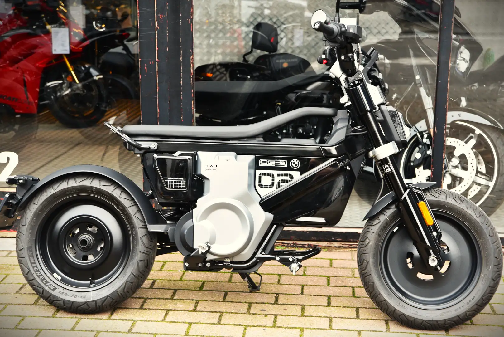 BMW CE 02 (TVAC) ***MOTO VERTE*** Zwart - 2