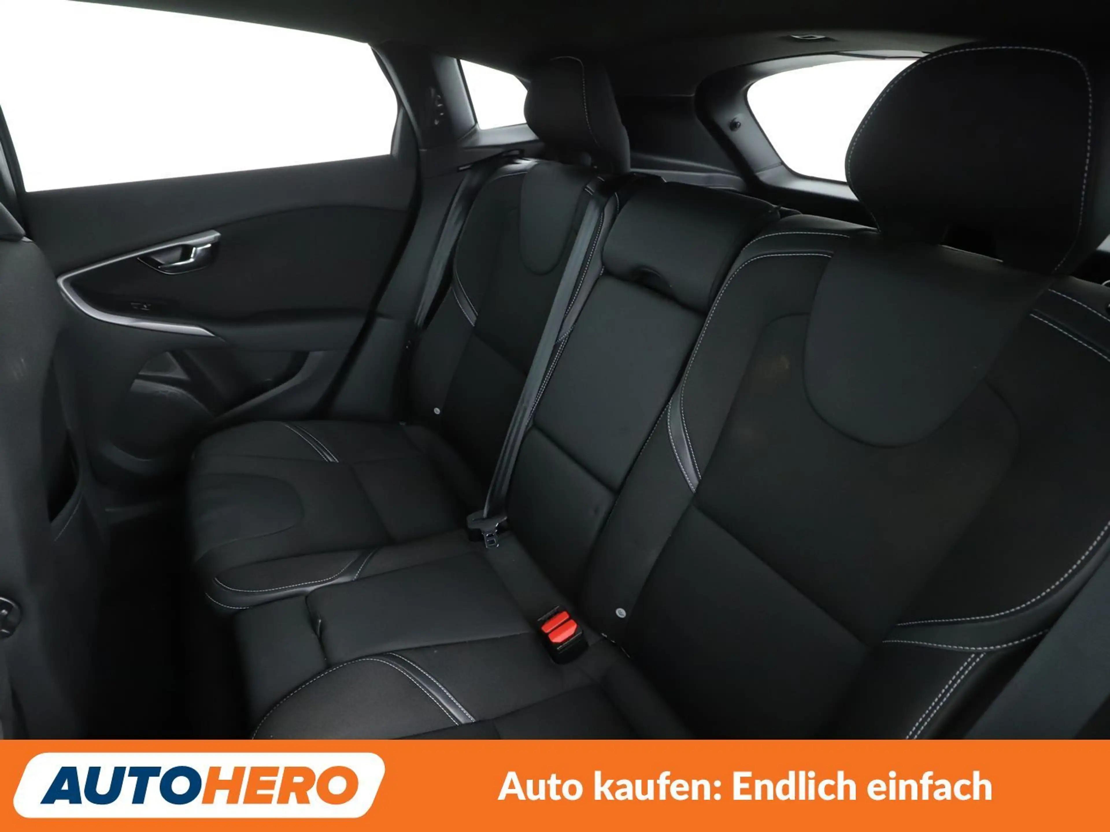 Volvo V40 1.5 Momentum Aut*NAVI*LED*TEMPO*CAM*PDC*SHZ* — photo 14