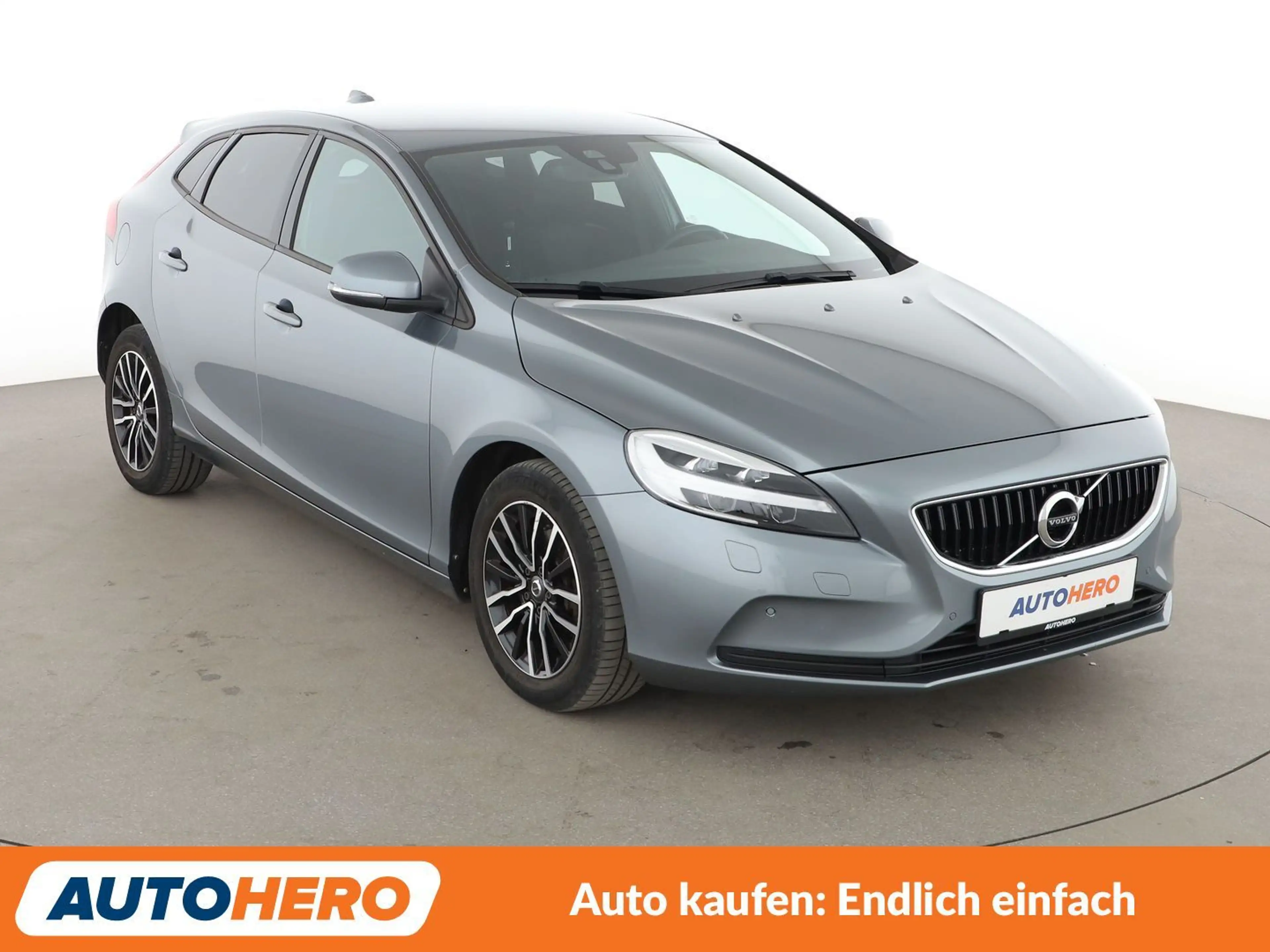 Volvo V40 1.5 Momentum Aut*NAVI*LED*TEMPO*CAM*PDC*SHZ* — photo 8
