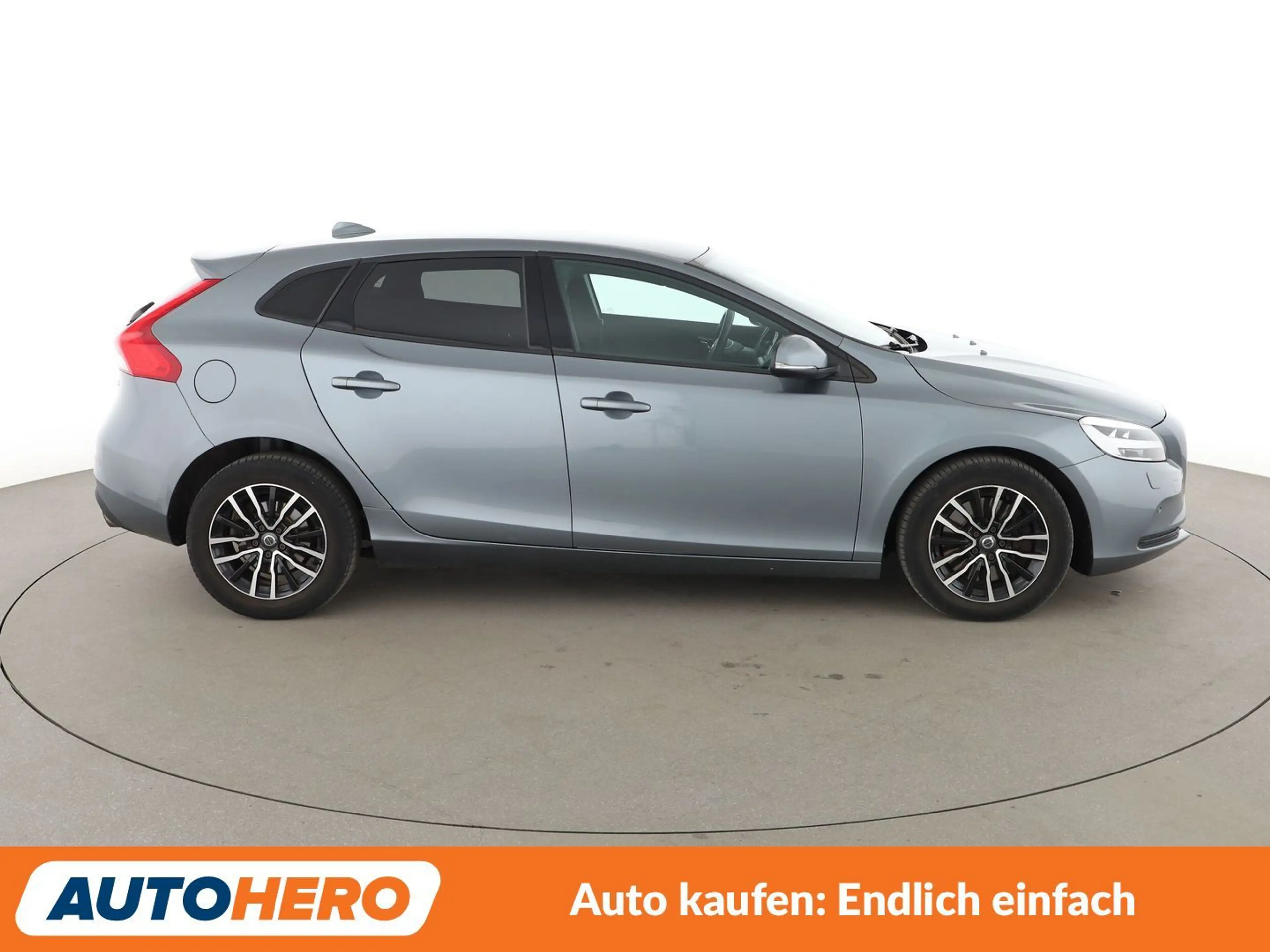 Volvo V40 1.5 Momentum Aut*NAVI*LED*TEMPO*CAM*PDC*SHZ* — photo 7