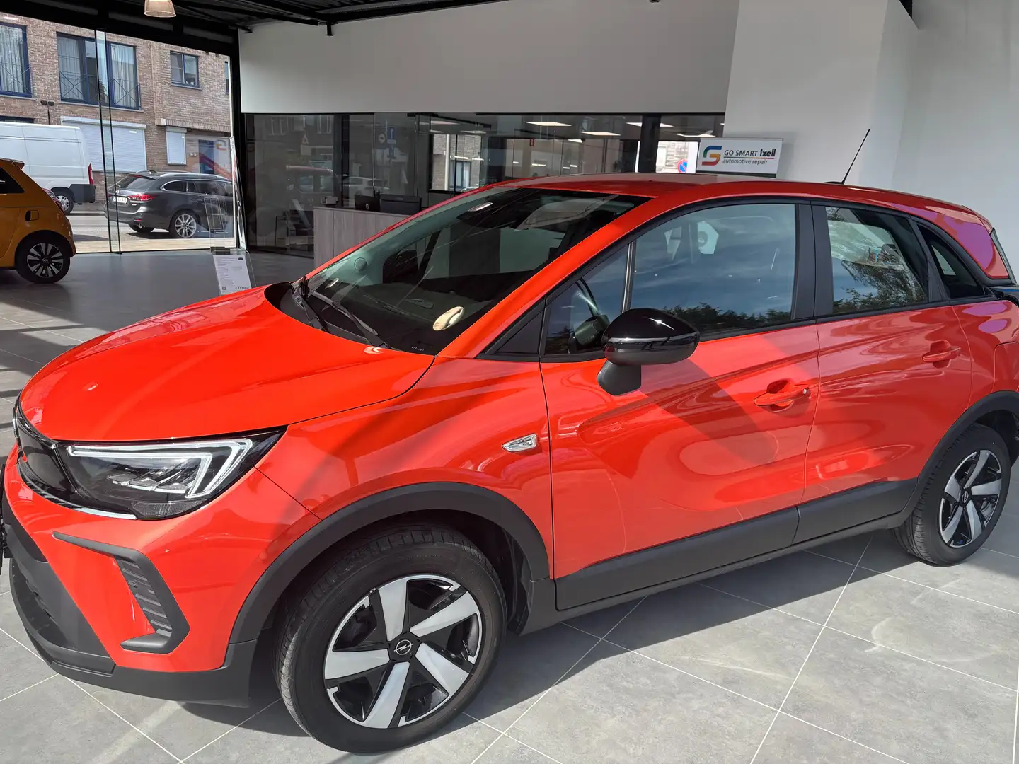 Opel Crossland Crossland 1.2 Enjoy Oranje - 2
