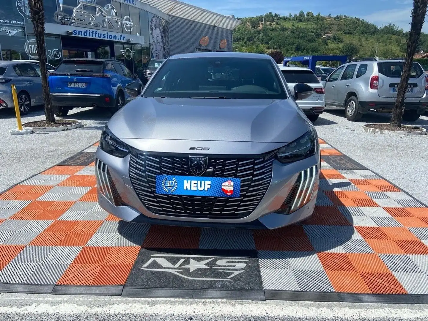 Peugeot 208 Hybrid 145 GT e-DCS6 GPS Toit Noir Gris - 2