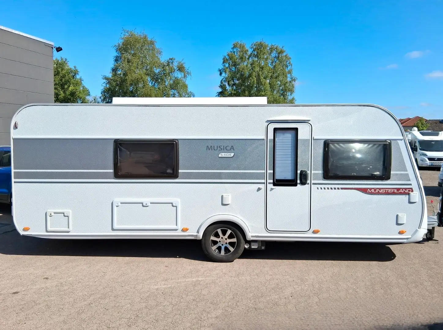 LMC Musica 540 E - Schlafdach/Fussbodenheiz./Vorzel Weiß - 1