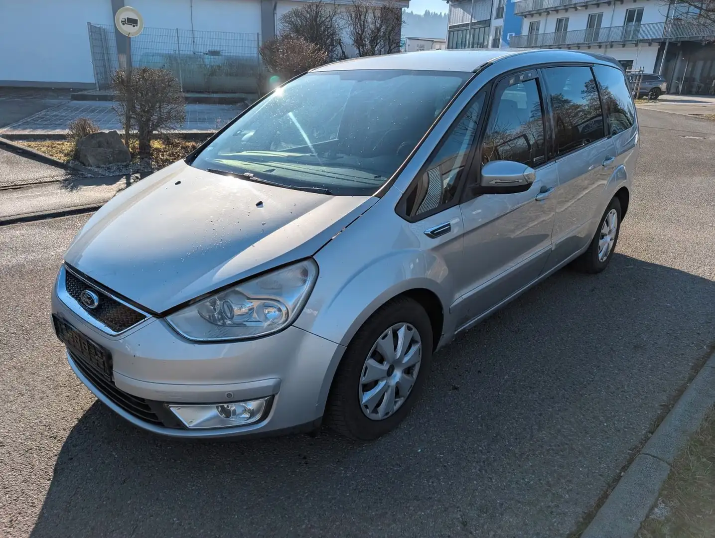 Ford Galaxy Trend 2.0TDCI TÜV 04.2027 Silber - 2