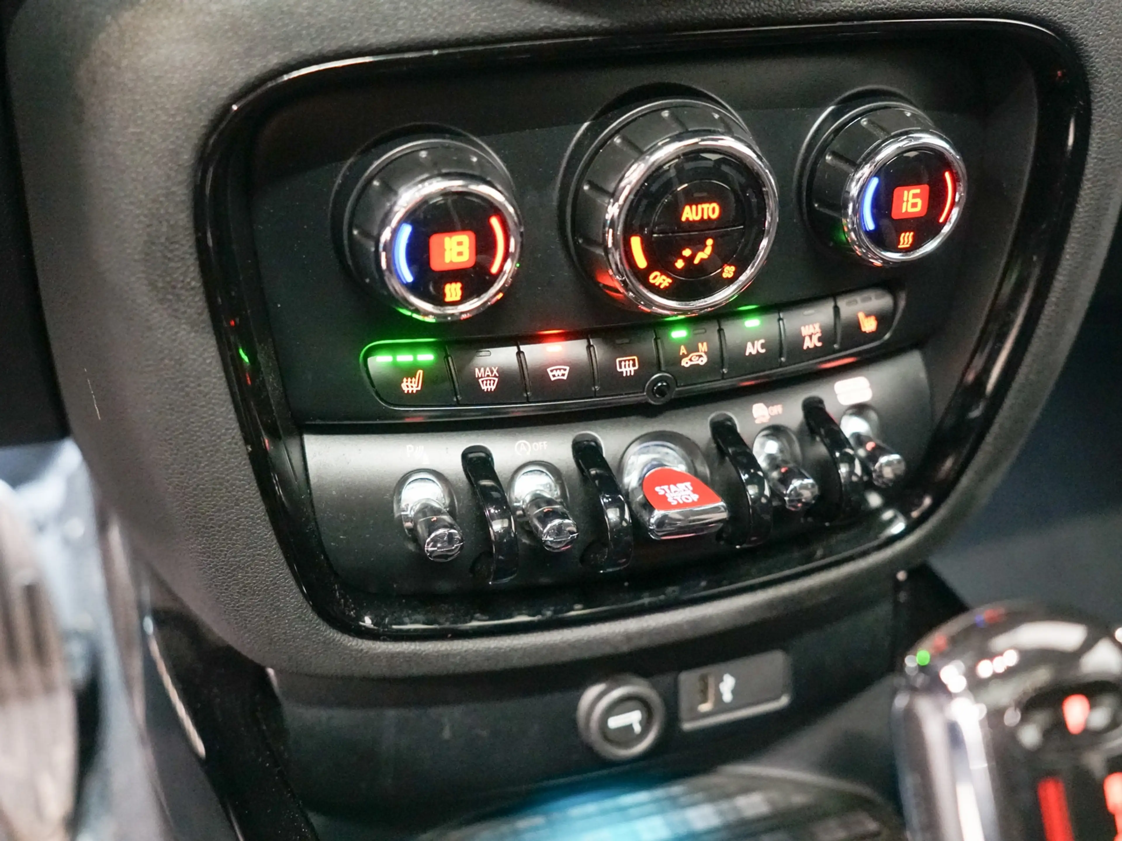 MINI John Cooper Works Clubman 2.0 JCW ALL4 Panoramadak | Harman Kardon | ACC | H — photo 11